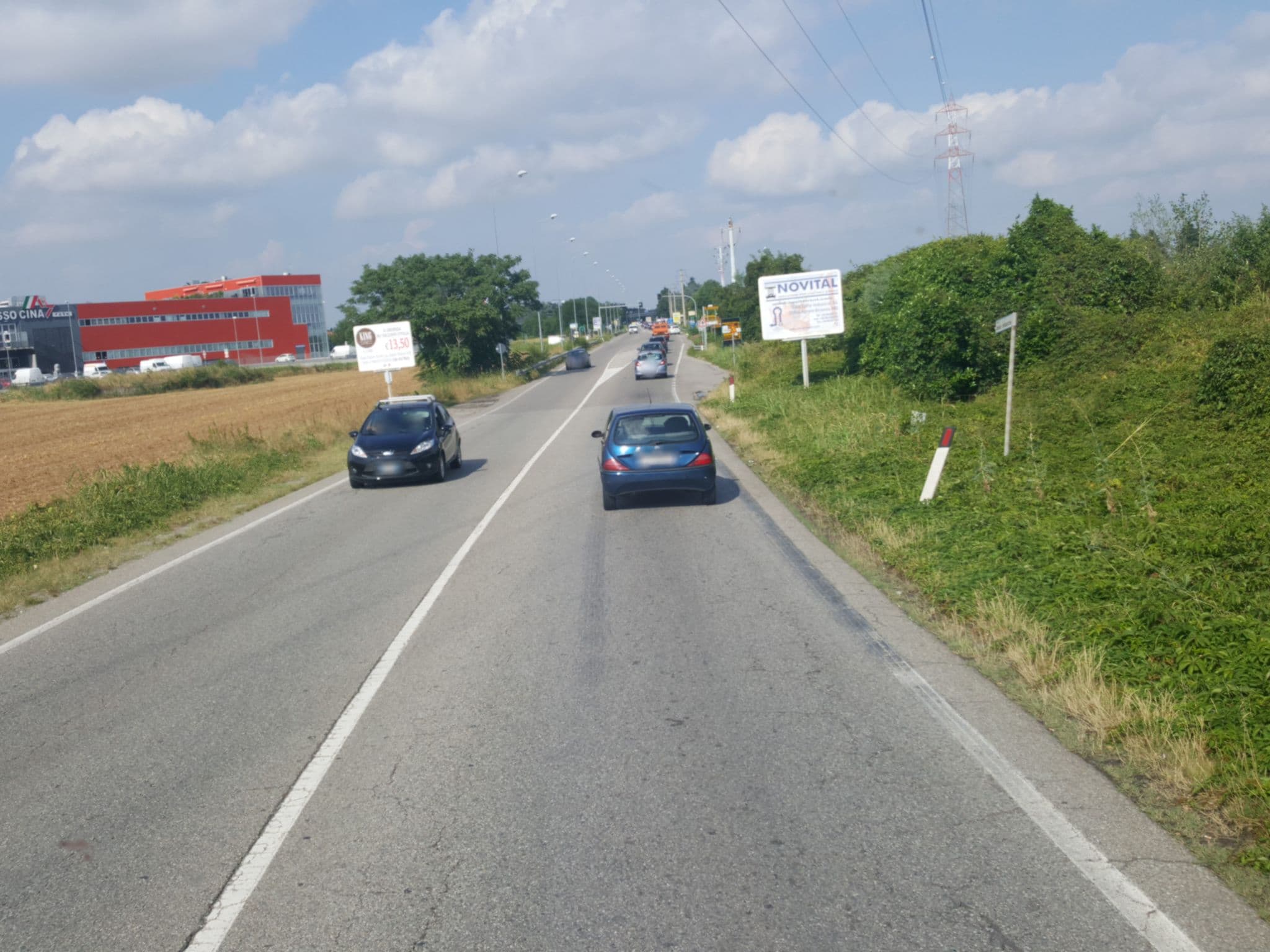 Street view near Hotel Agrate Brianza, Carugate — © klimakas (CC BY-SA · Mapillary)