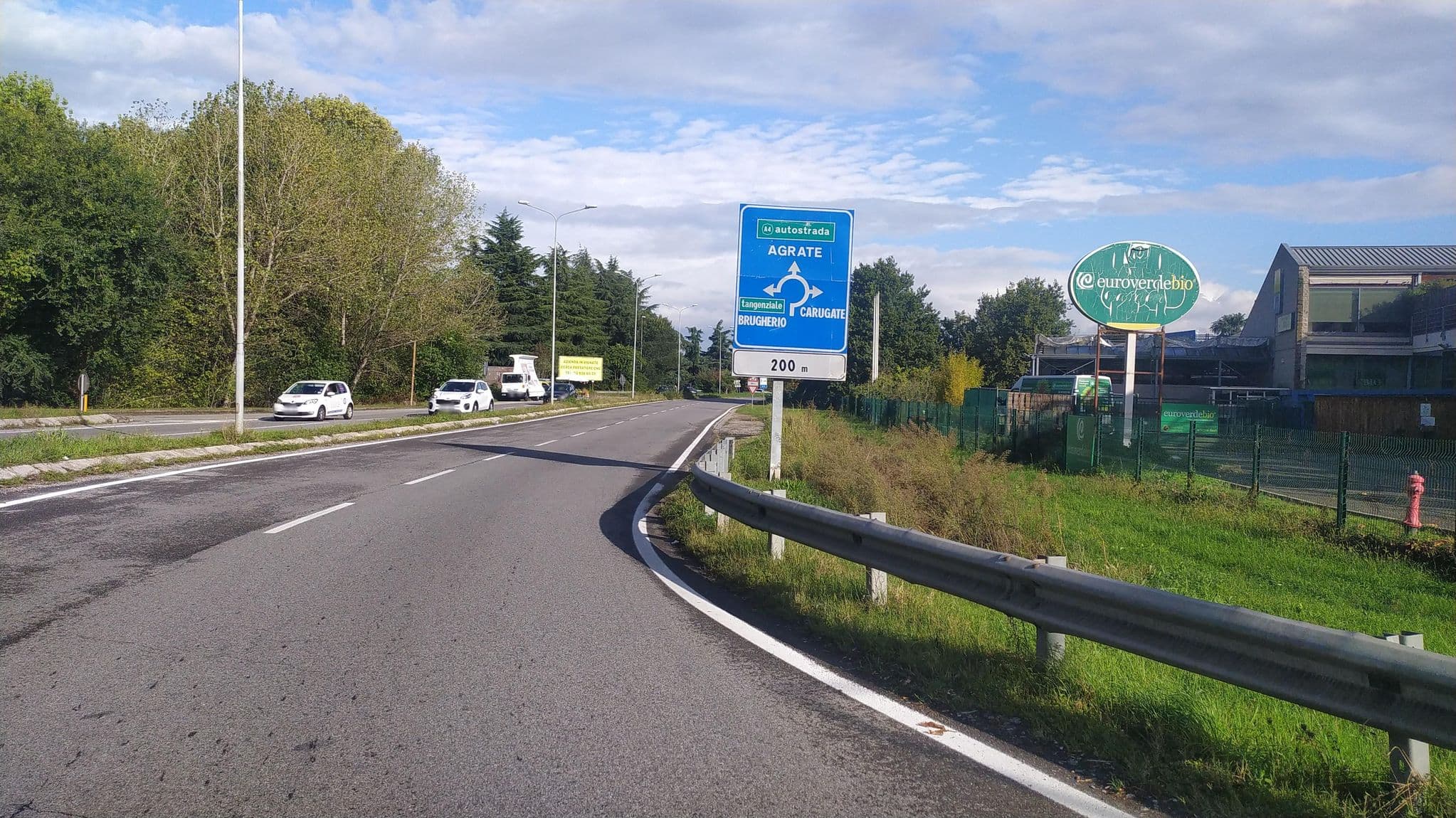 Street view near Hotel Da Rocco, Carugate — © cicooz (CC BY-SA · Mapillary)
