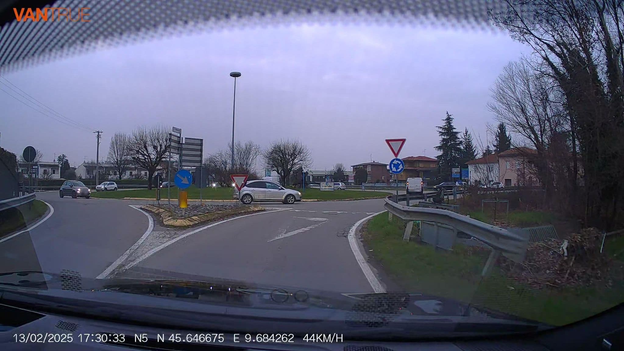Street view near GuestHouse La Villa, Zanica — © renaultgt (CC BY-SA · Mapillary)