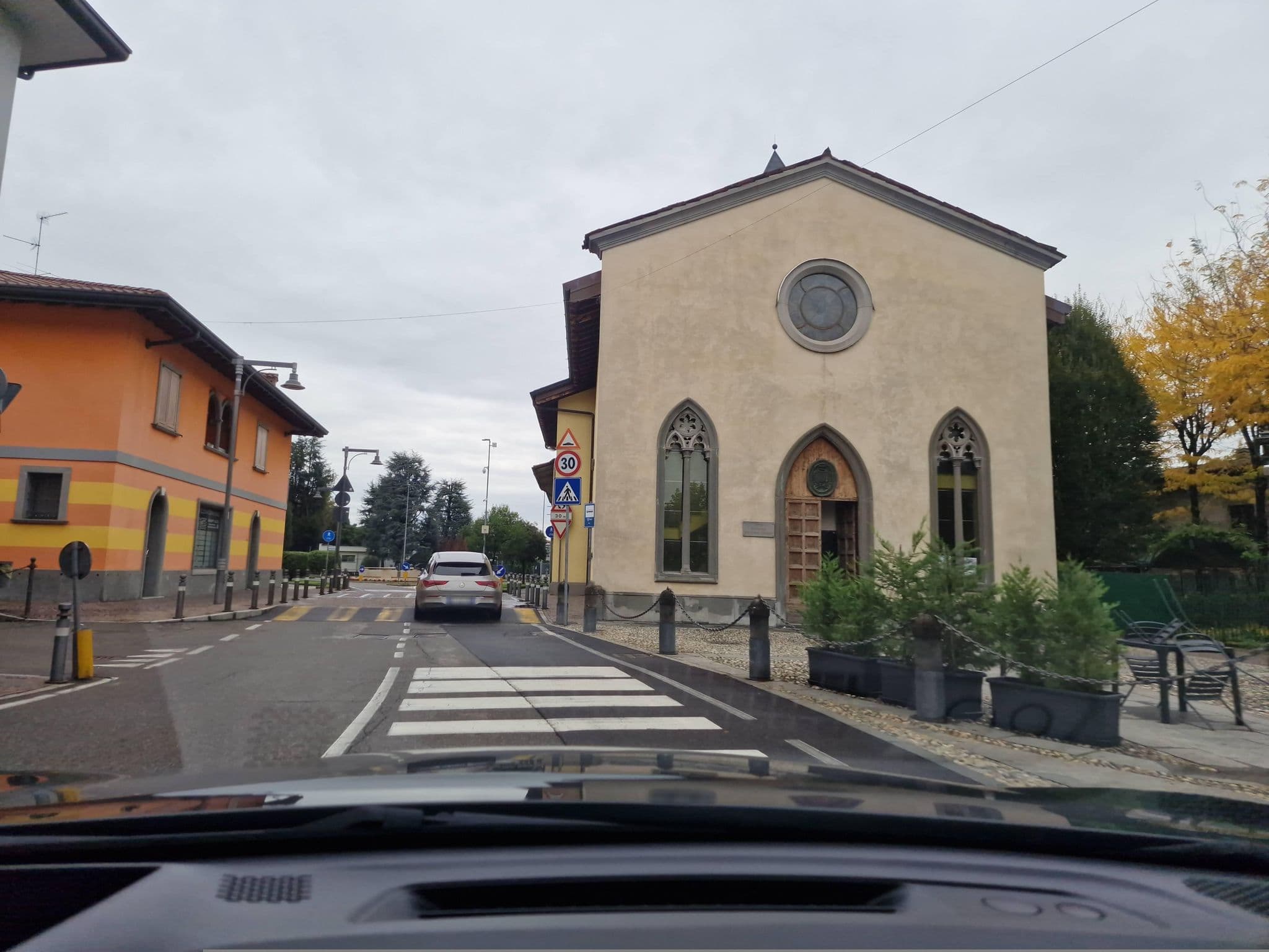Street view near Immobiliare Inim SRL, Calcinate — © renaultgt (CC BY-SA · Mapillary)
