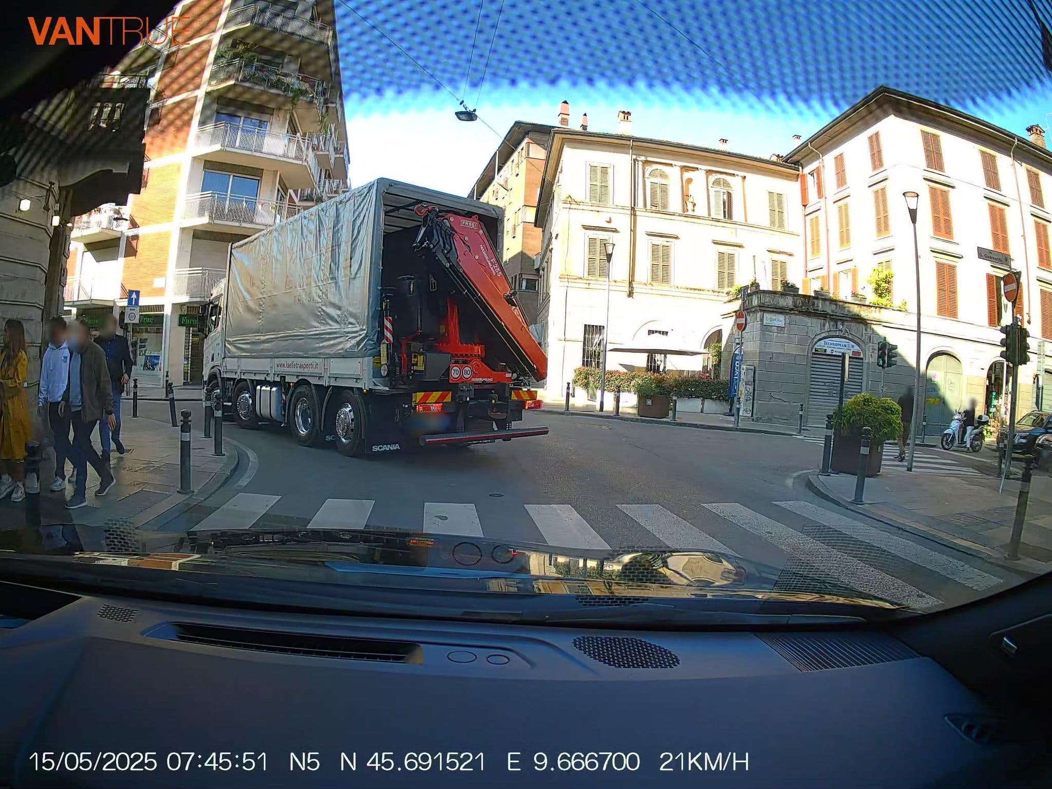Street view near Quarenghi HOME, Bergamo — © renaultgt (CC BY-SA · Mapillary)