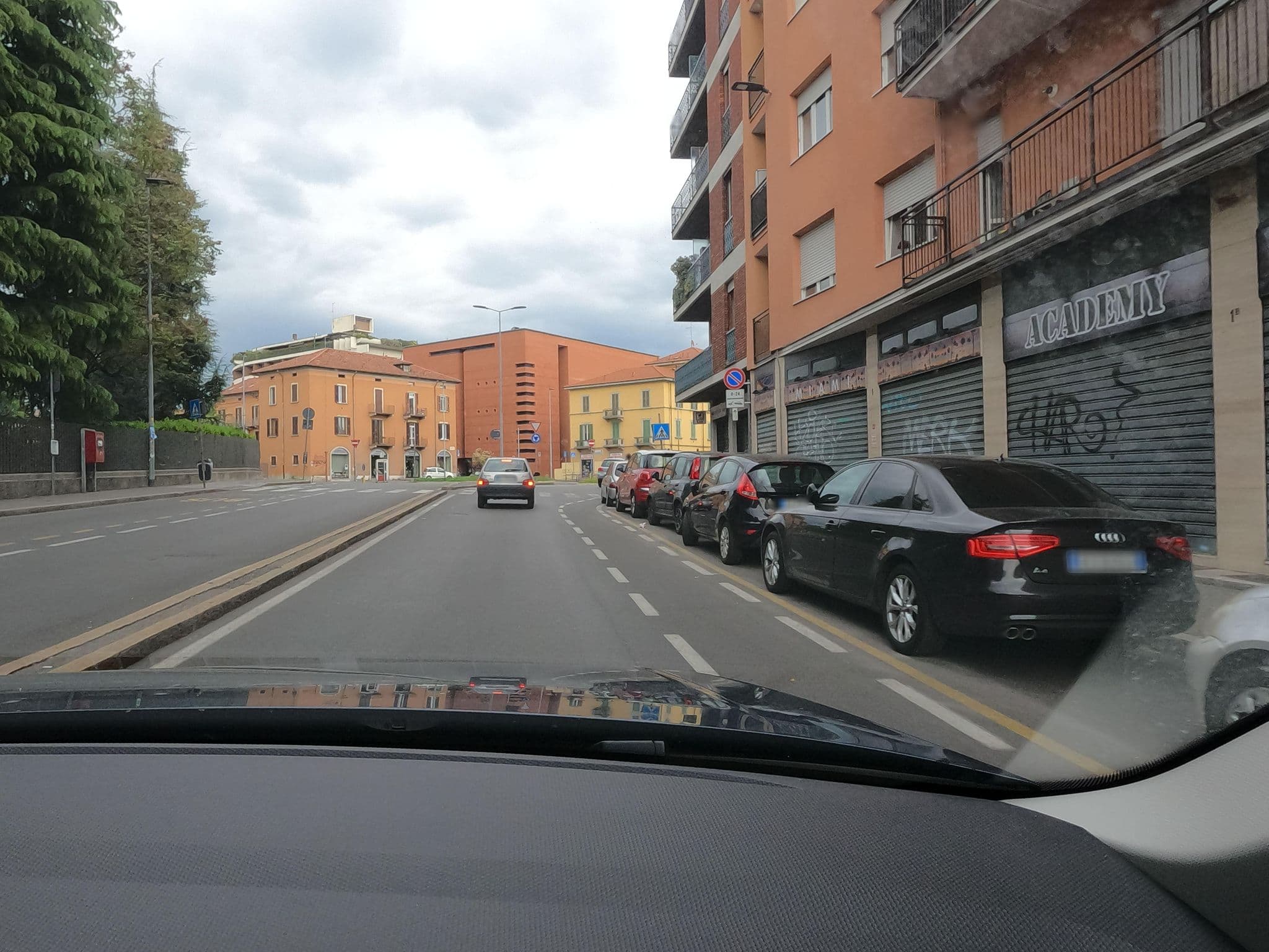 Street view near Cityhub -Apartment Moroni, Bergamo — © borovac (CC BY-SA · Mapillary)