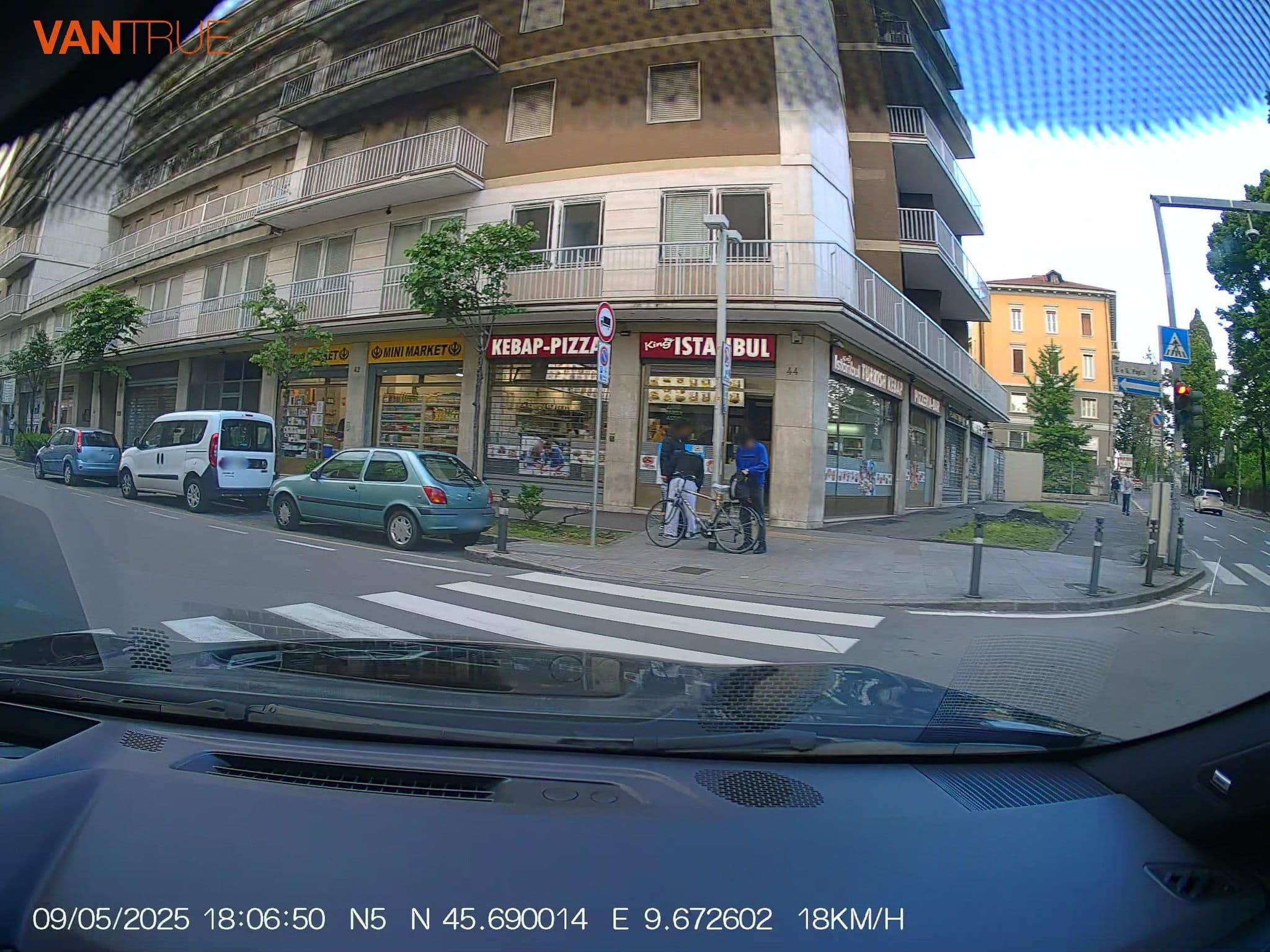 Street view near Cute & Cozy Terrace, Bergamo — © renaultgt (CC BY-SA · Mapillary)