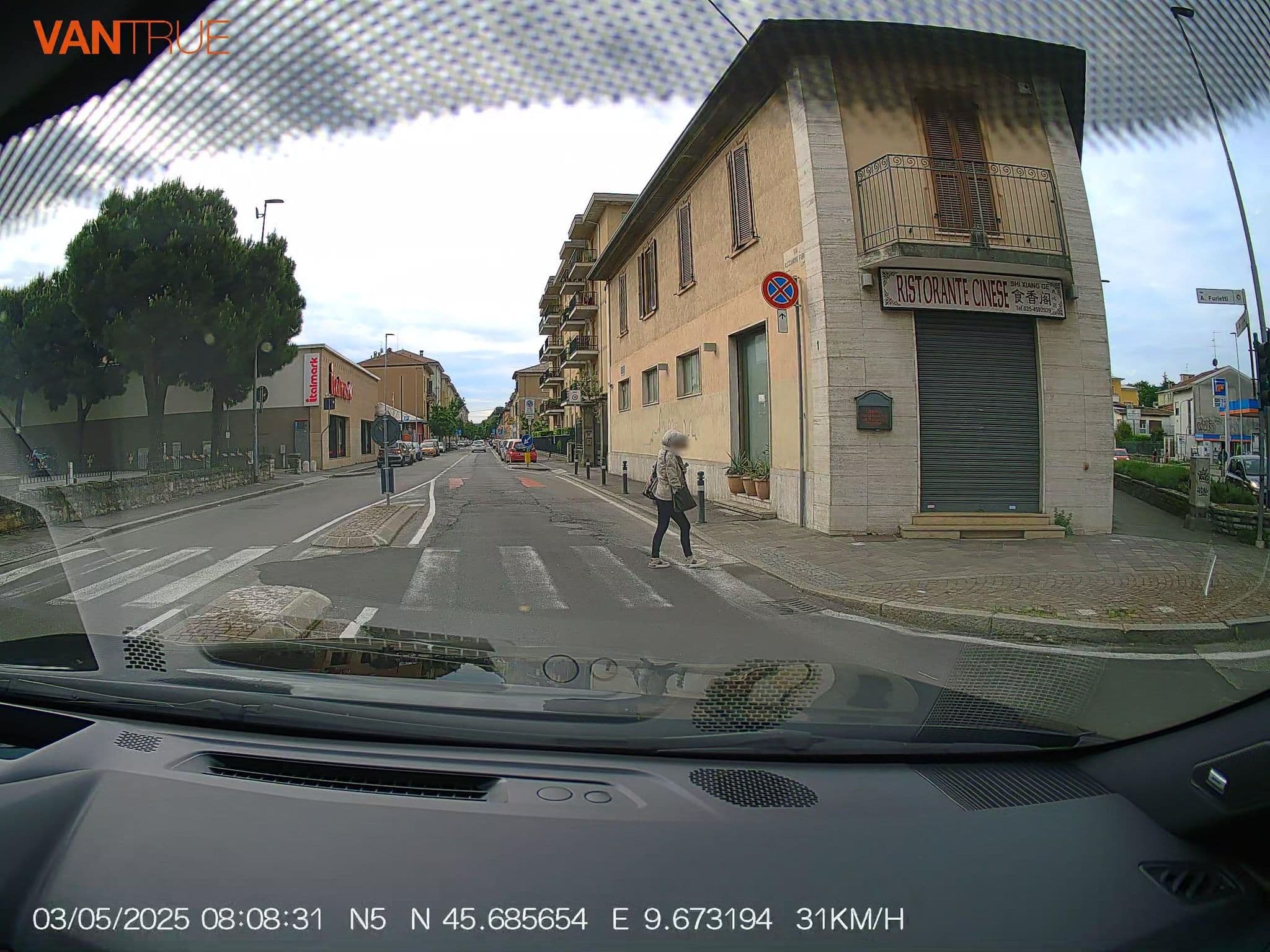 Street view near Appartamento Venezia 4, Bergamo — © renaultgt (CC BY-SA · Mapillary)
