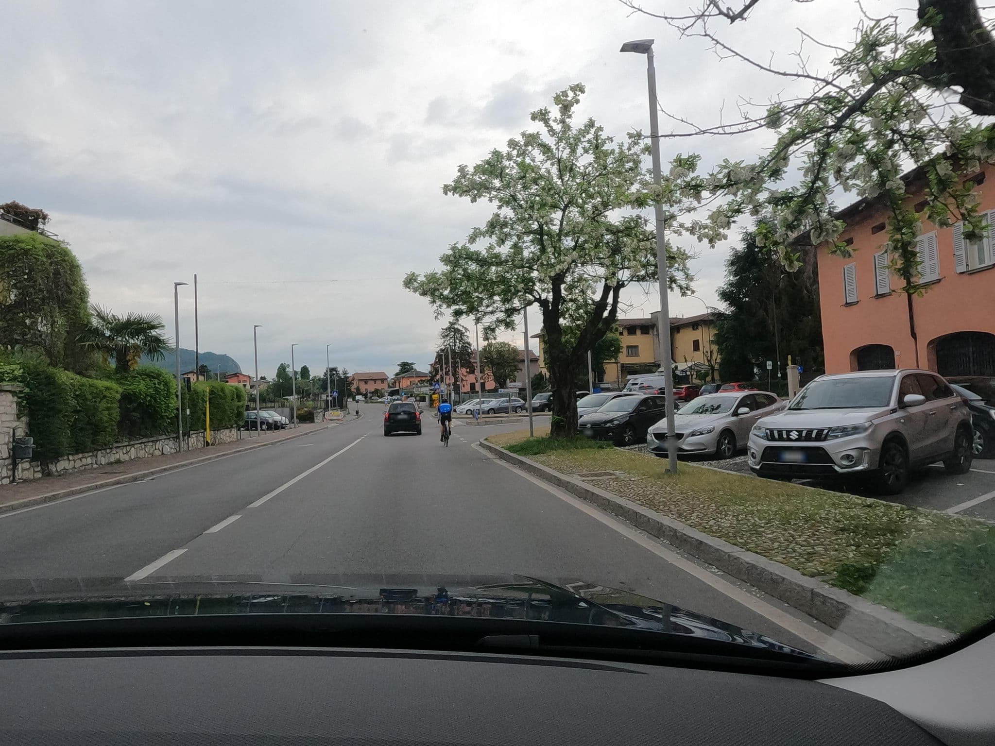 Street view near Costa Verde Natura, Clusane — © borovac (CC BY-SA · Mapillary)
