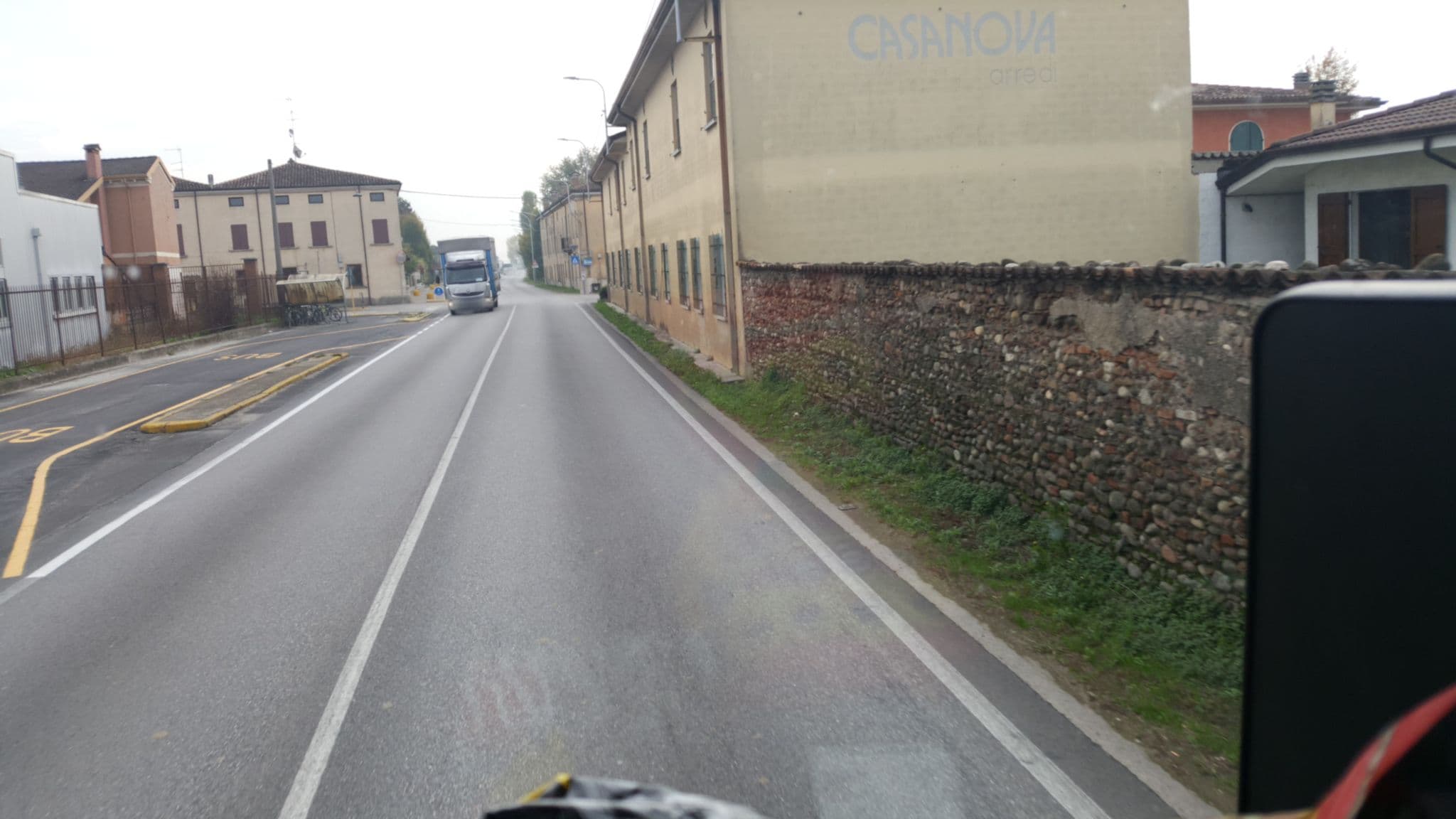 Street view near Mincio Spugne Cotone di Campostrini Dr. Francesco, Cerlongo — © klimakas (CC BY-SA · Mapillary)