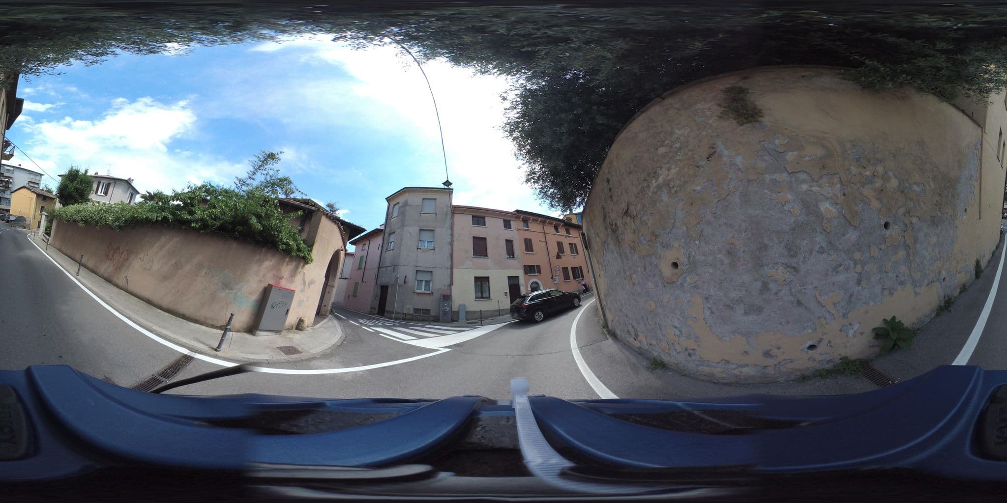 Street view near Residenza Elisa, Desenzano del Garda — © giubar (CC BY-SA · Mapillary)