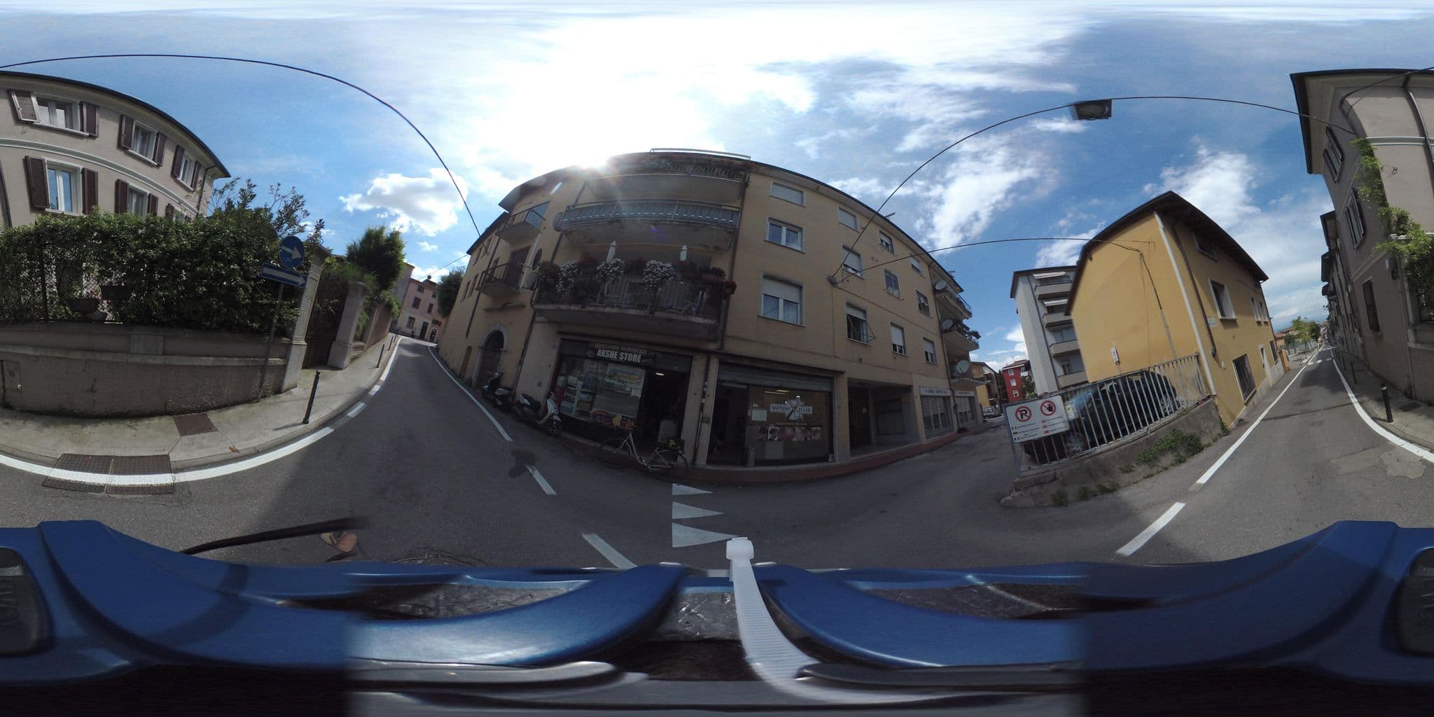 Street view near DesenzanoLoft Giovanna house lake view, Desenzano del Garda — © giubar (CC BY-SA · Mapillary)