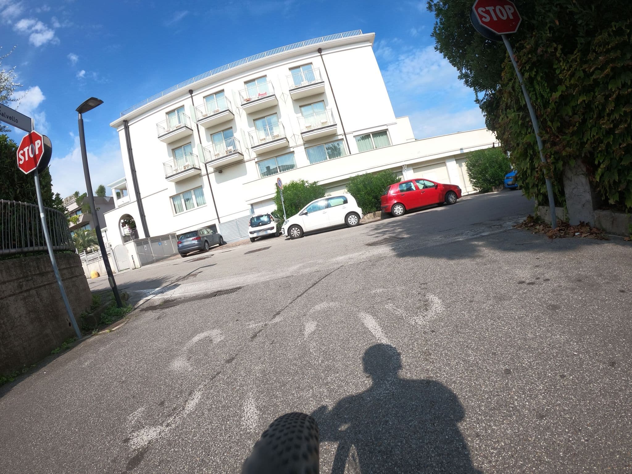 Street view near Relais Il Giardino Segreto, Desenzano del Garda — © plexi32 (CC BY-SA · Mapillary)