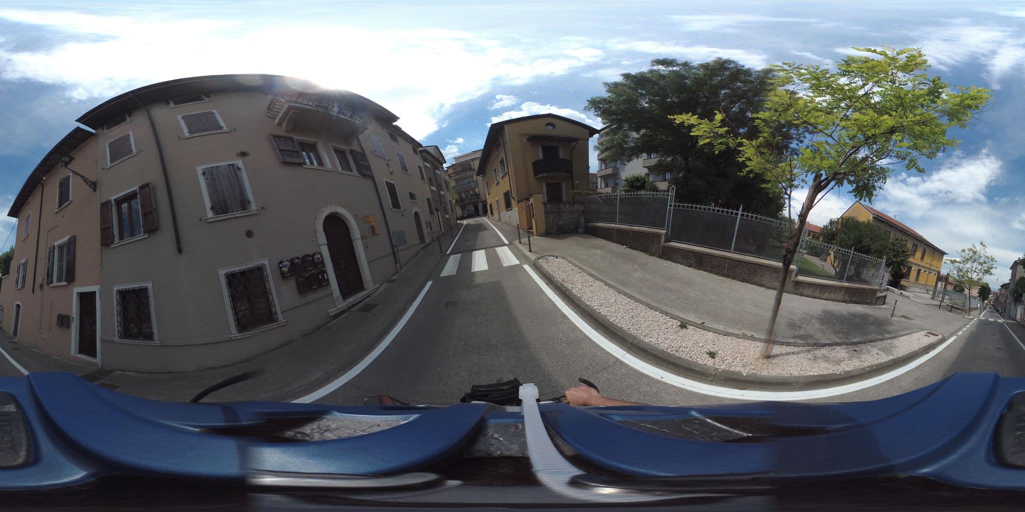 Street view near Palazzina Gelsomino, Desenzano del Garda — © giubar (CC BY-SA · Mapillary)