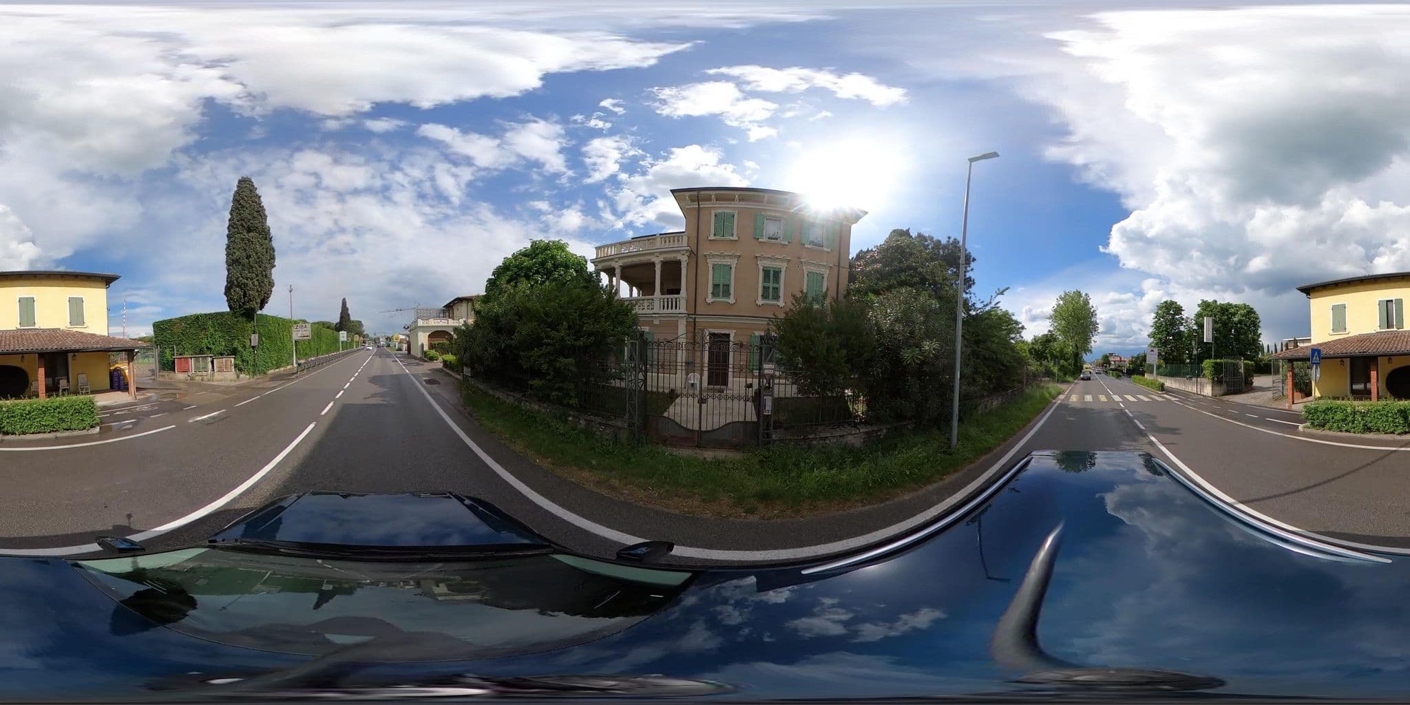 Street view near Villa Luna, Peschiera del Garda — © borovac (CC BY-SA · Mapillary)