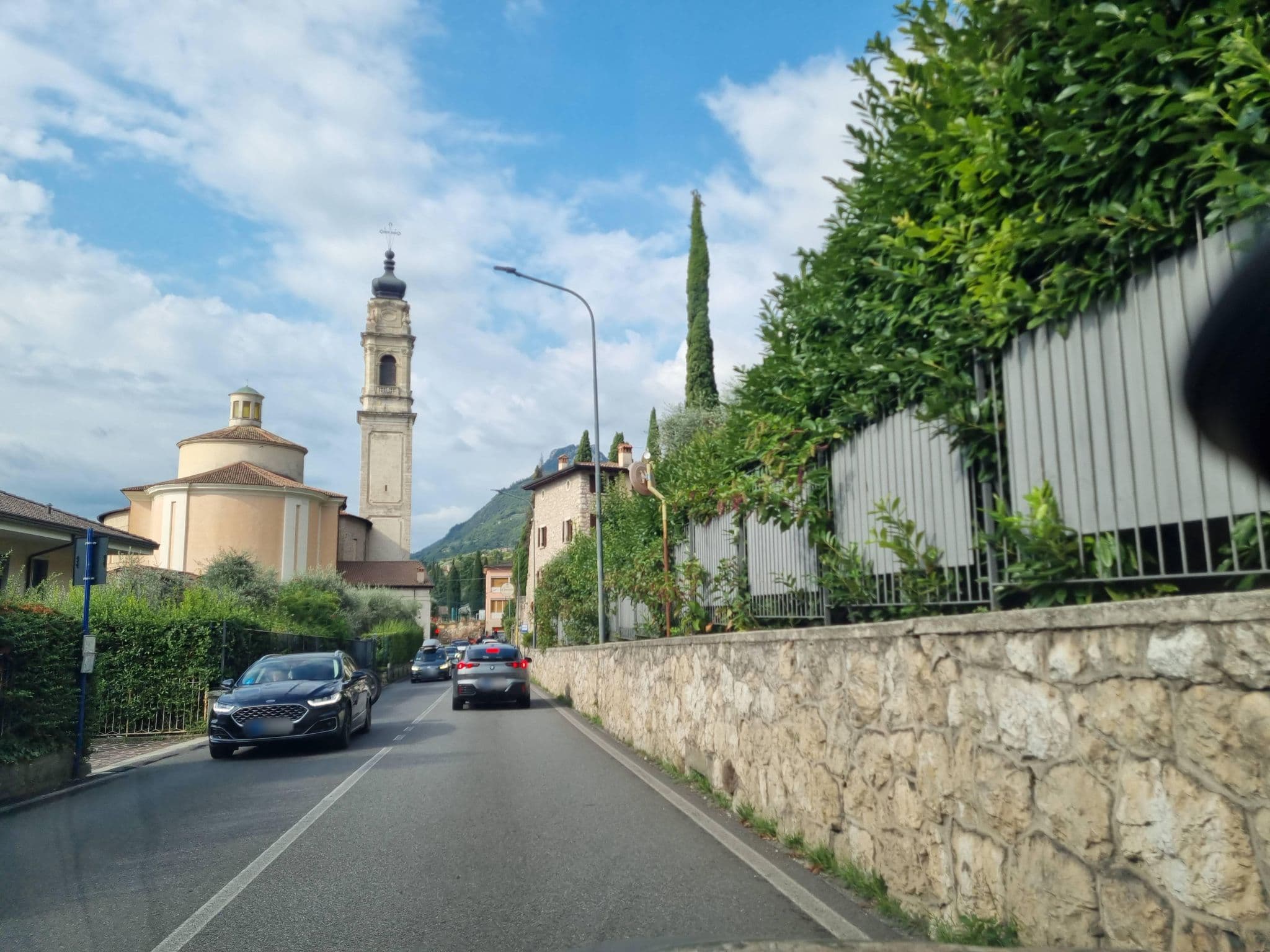 Street view near Hotel Meandro di Samuelli Mara Bruna Graziella SNC, Gargnano — © dsmm (CC BY-SA · Mapillary)