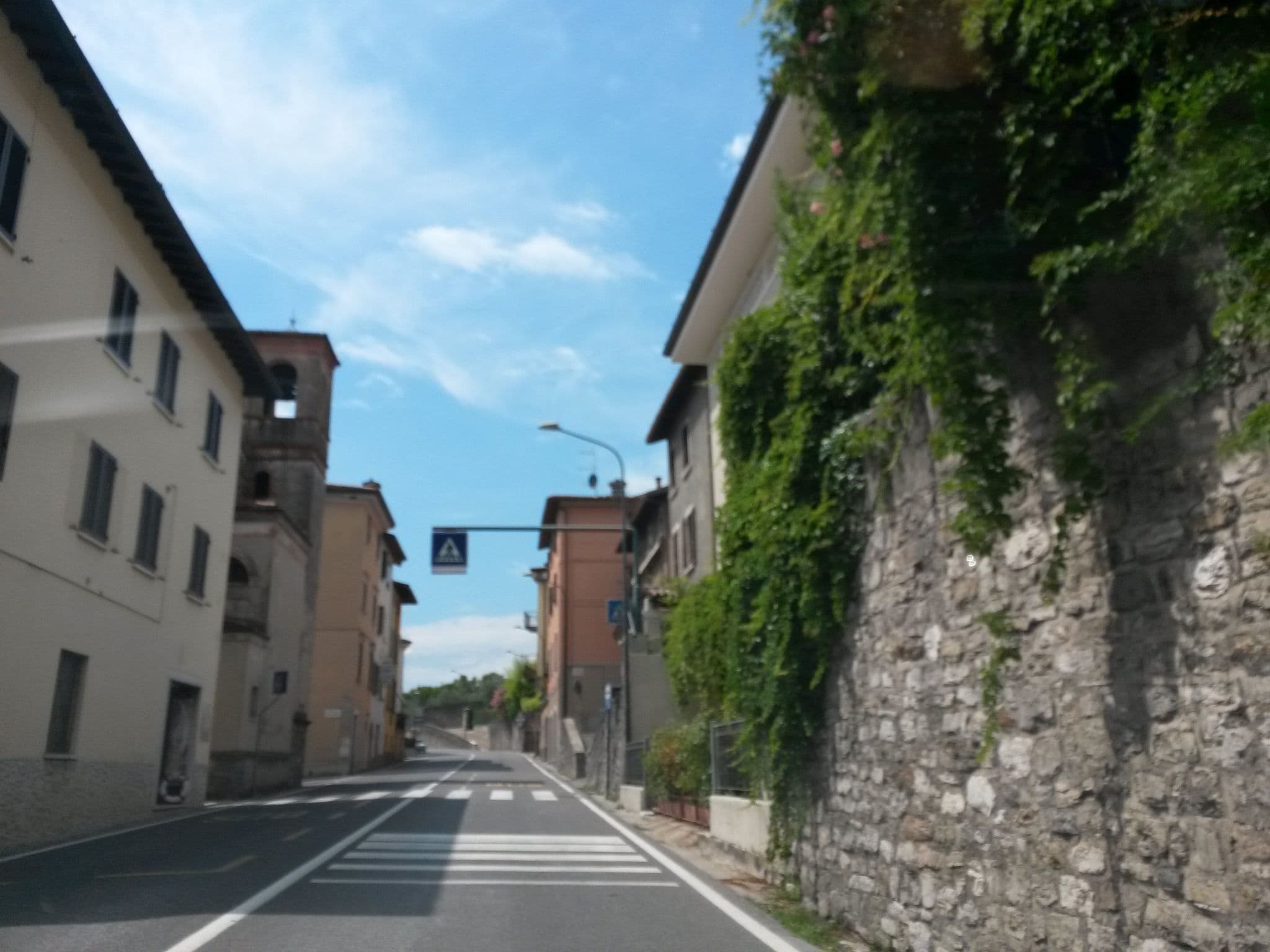 Street view near Al Lago da Lilly, Gargnano — © uwekoch (CC BY-SA · Mapillary)