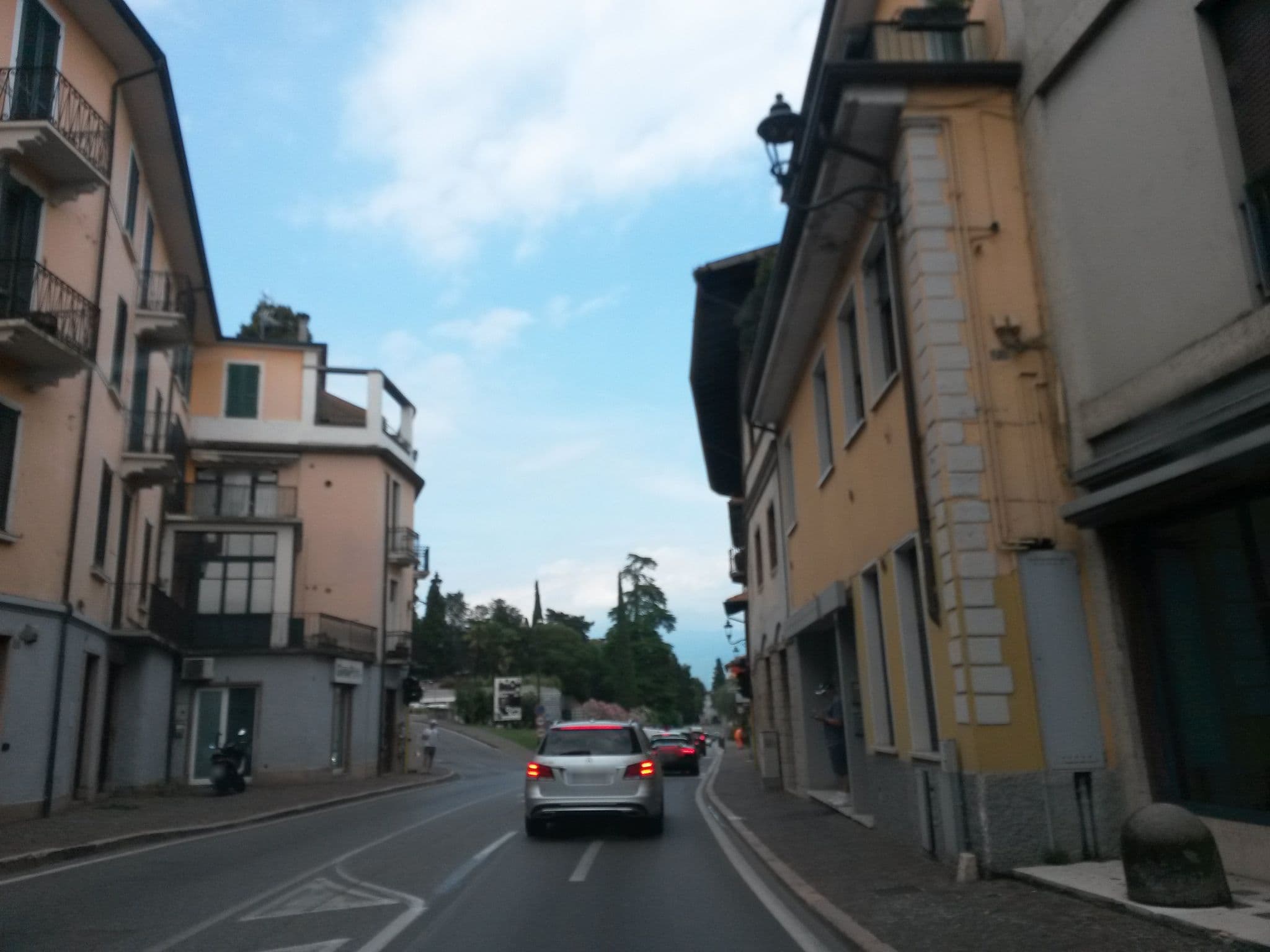 Street view near apartment Zagara - Gardone Riviera center, Gardone Riviera — © uwekoch (CC BY-SA · Mapillary)