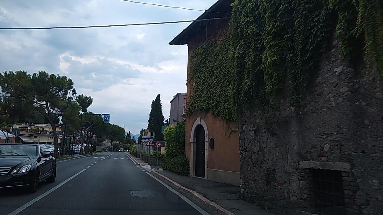 Street view near Hotel Touring, Gardone Riviera — © thetornado76 (CC BY-SA · Mapillary)