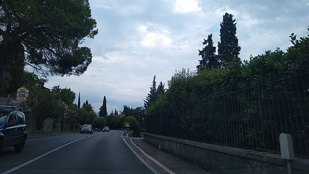 Street view near Hotel Restaurante Pizzeria Saturnia, Gardone Riviera — © thetornado76 (CC BY-SA · Mapillary)