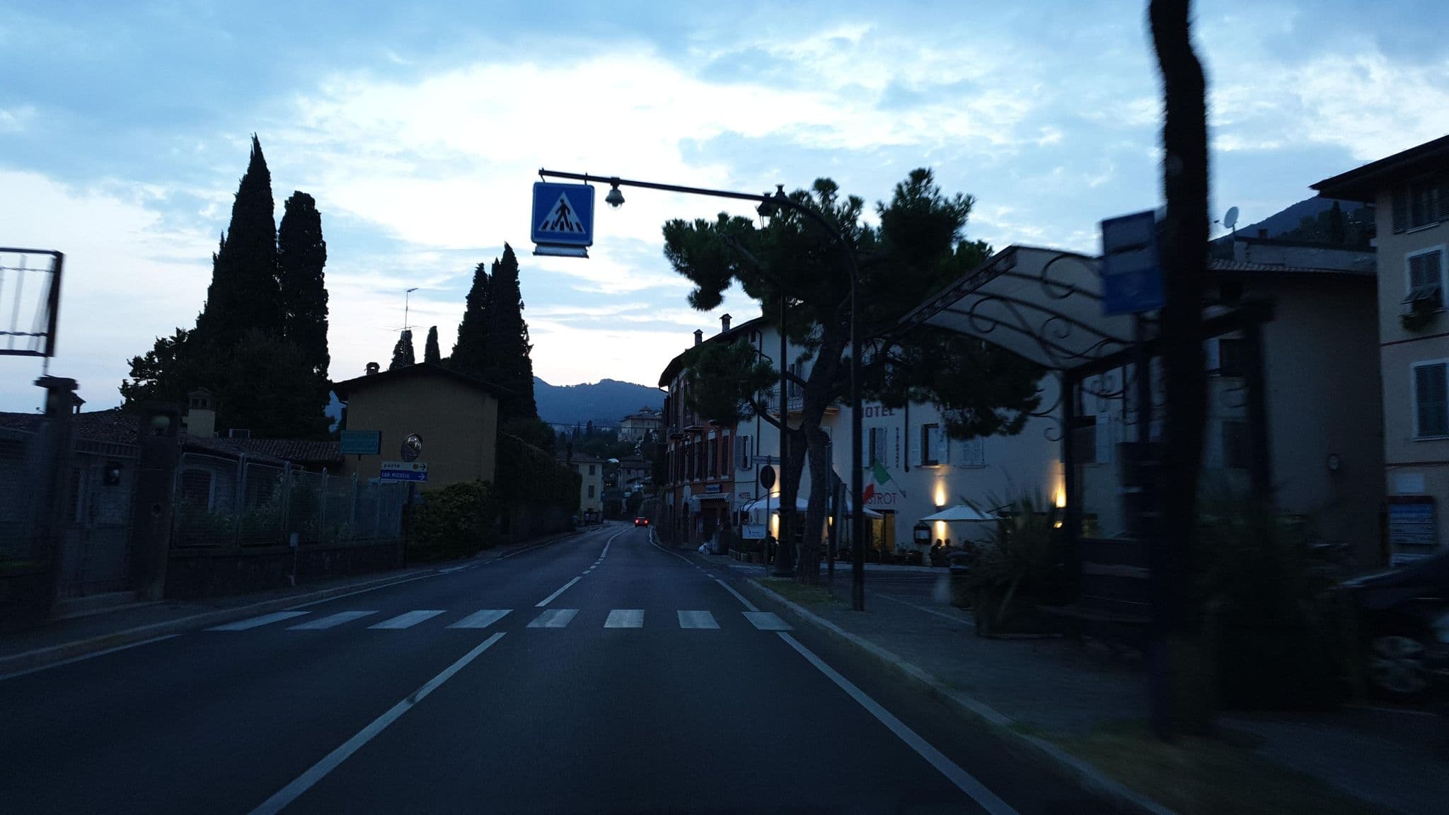 Street view near B&B Taverna, Gardone Riviera — © jopparn (CC BY-SA · Mapillary)