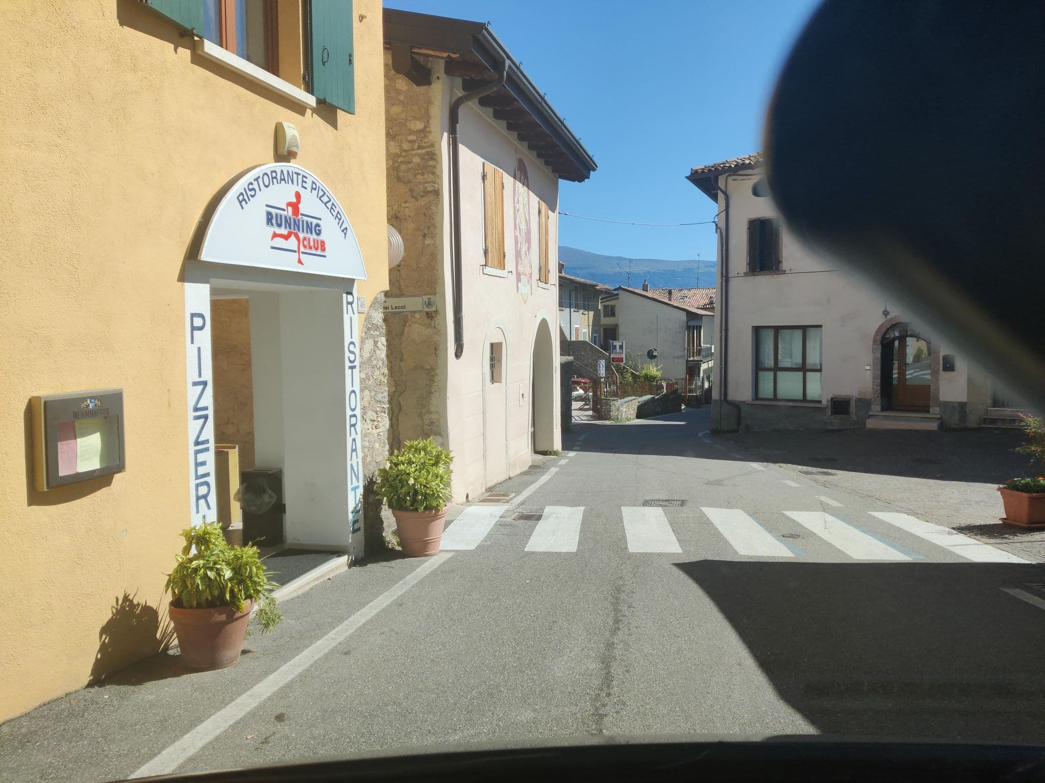 Street view near hotel Tre Punte, Gargnano — © kopra (CC BY-SA · Mapillary)