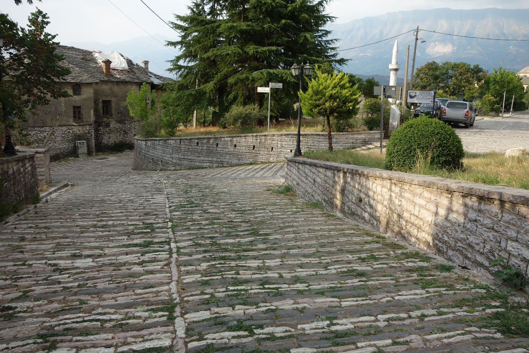 Street view near hotel gjirokastra, Gjirokastër — © malenki (CC BY-SA · Mapillary)