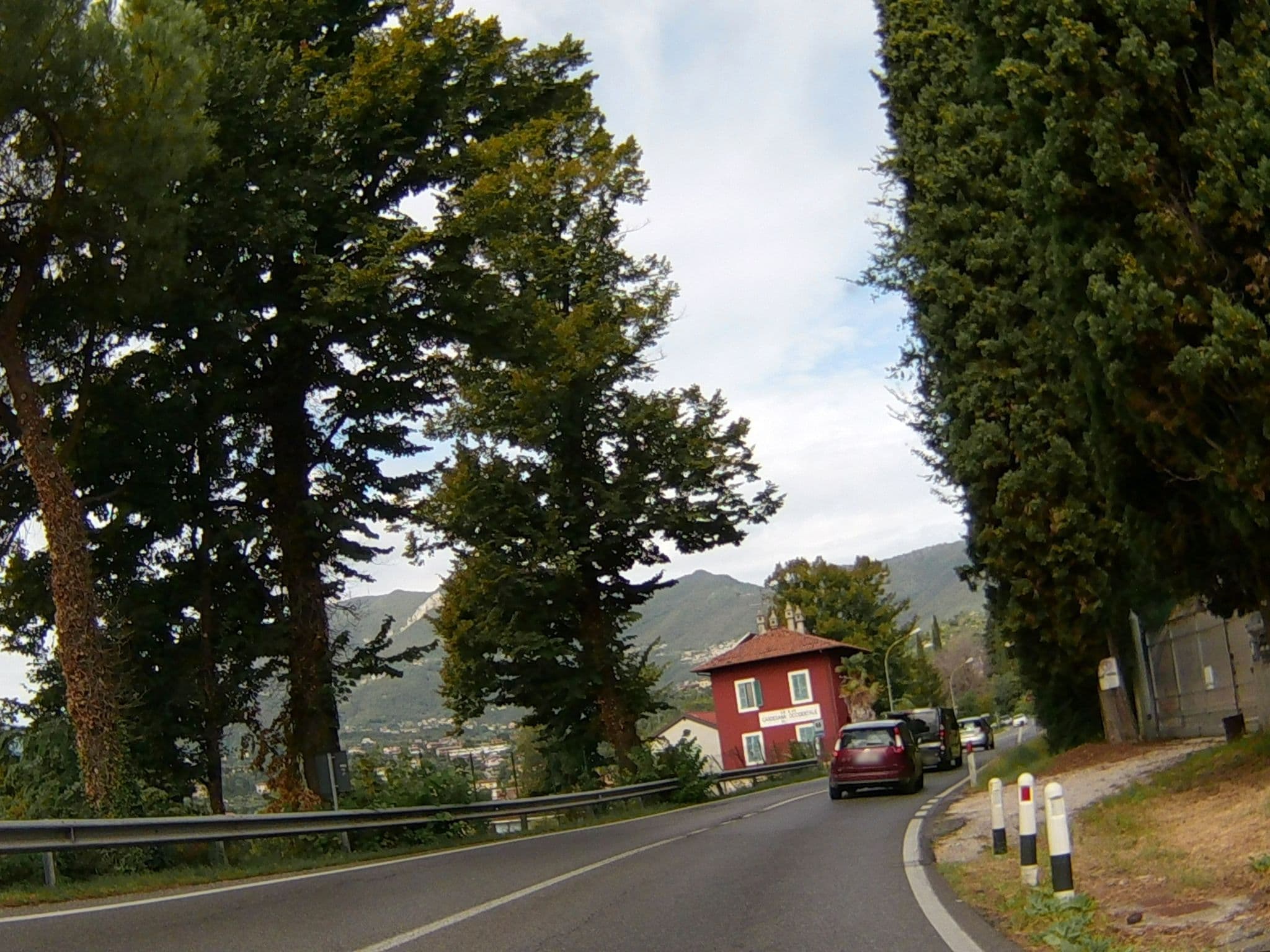 Street view near Hotel Olivi di Zentilini Anna Maria, Salò — © endszbrxns (CC BY-SA · Mapillary)