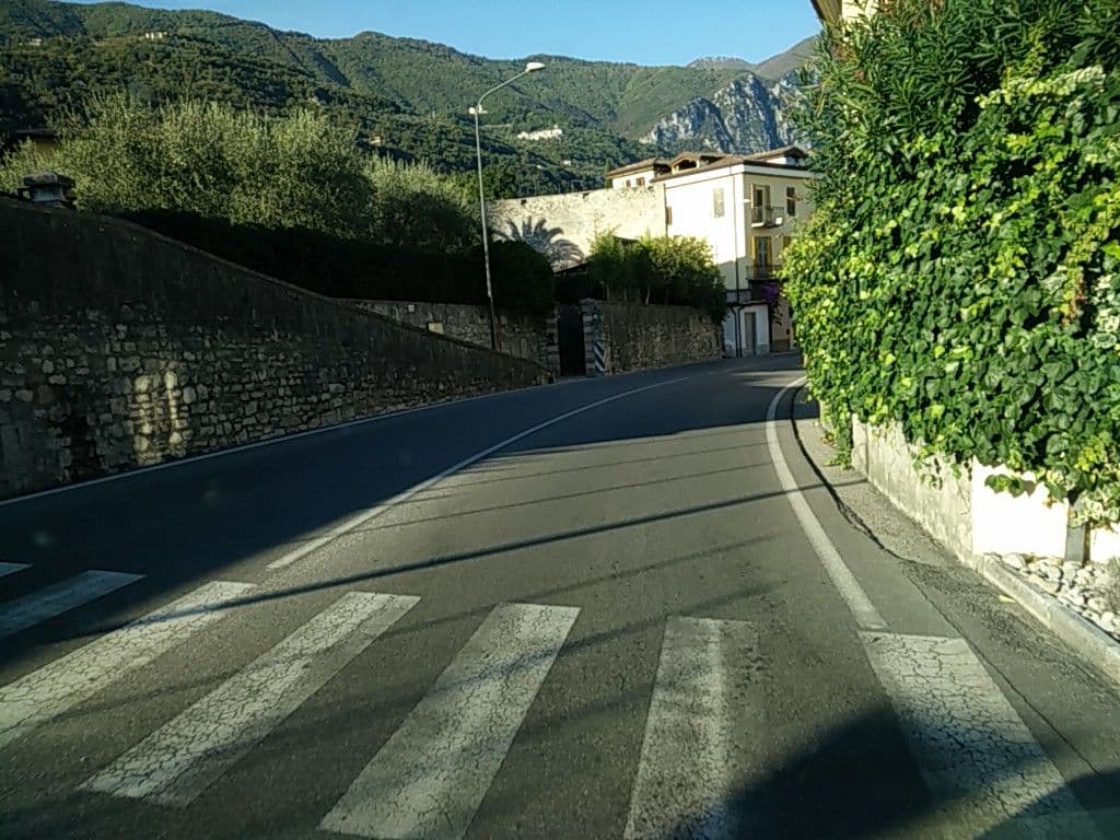 Street view near Albergo Conchiglia D'oro, Gargnano — © joostjakob (CC BY-SA · Mapillary)