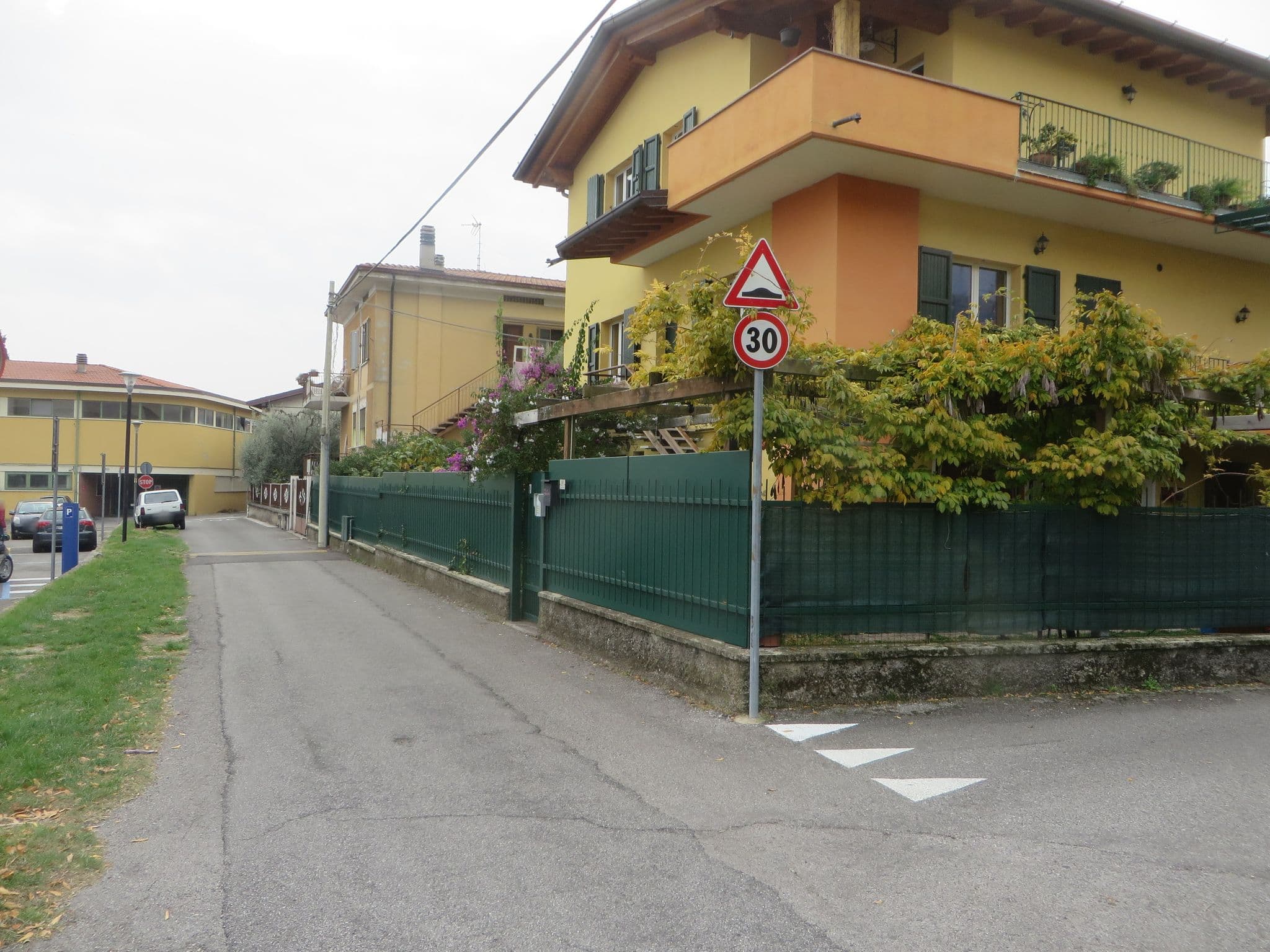 Street view near Hotel Igea, Toscolano Maderno — © lary_fede (CC BY-SA · Mapillary)