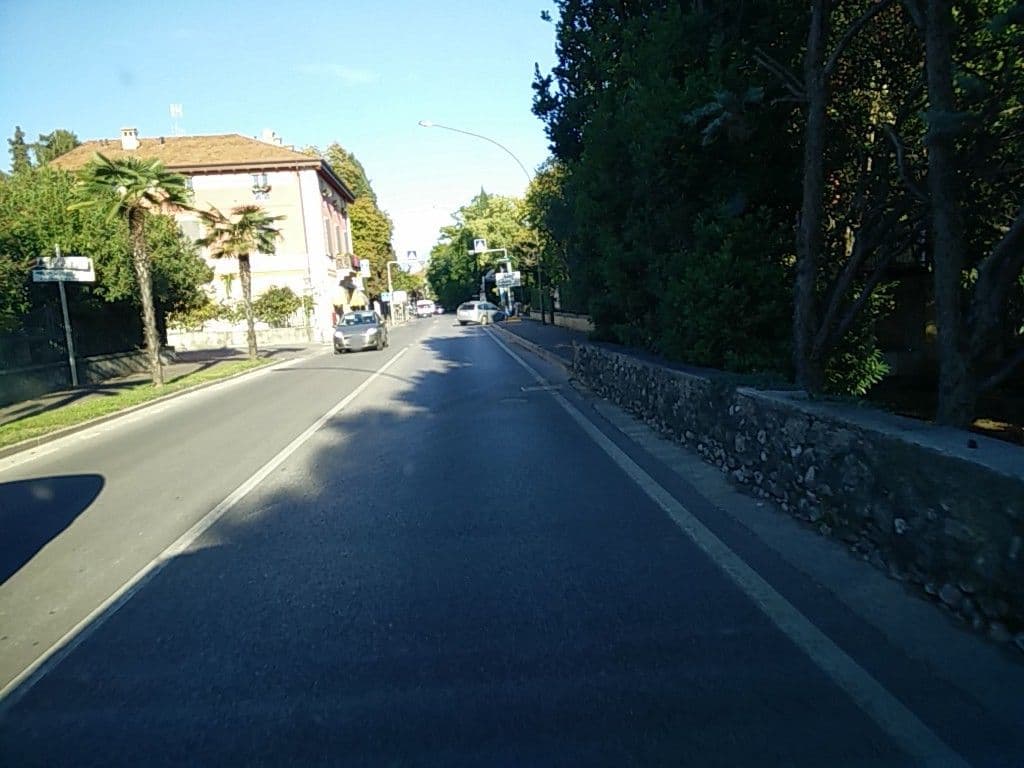 Street view near Hotel Villa Galeazzi, Gardone Riviera — © joostjakob (CC BY-SA · Mapillary)