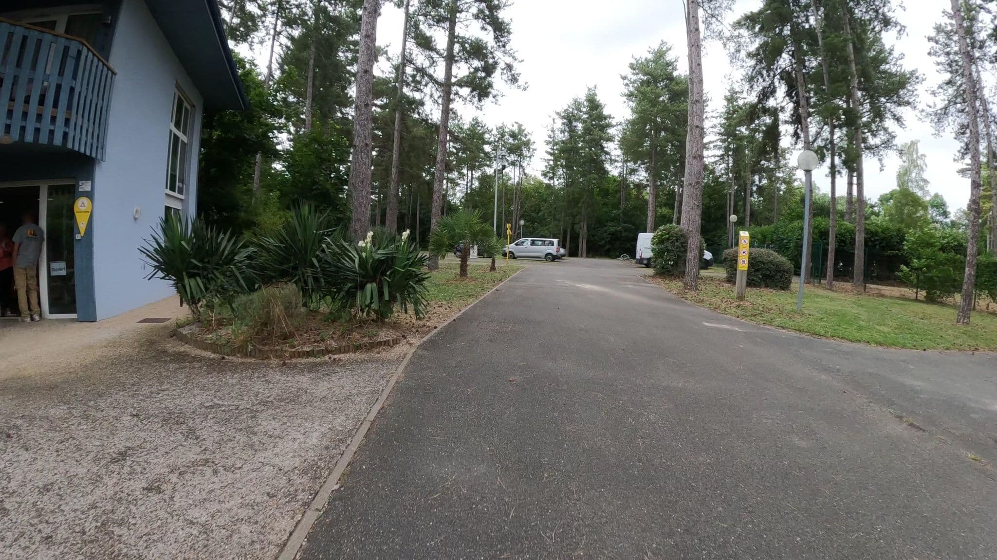 Street view near Camping-Caravaning du Val-de-Seine, Vaux-sur-Seine — © Nzau (CC BY-SA · Mapillary)