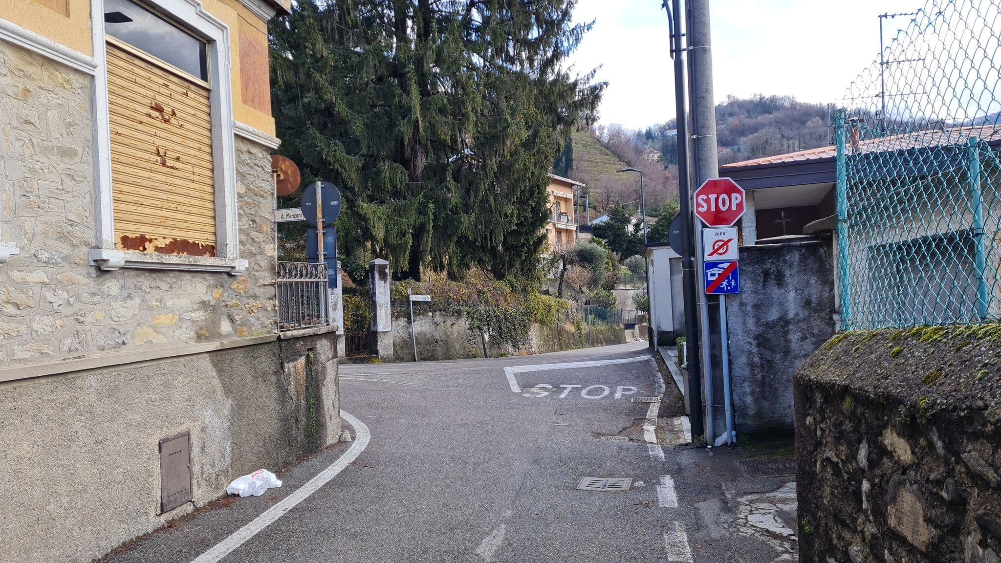 Street view near Villa Anna, Vercurago — © mapaolavarani (CC BY-SA · Mapillary)