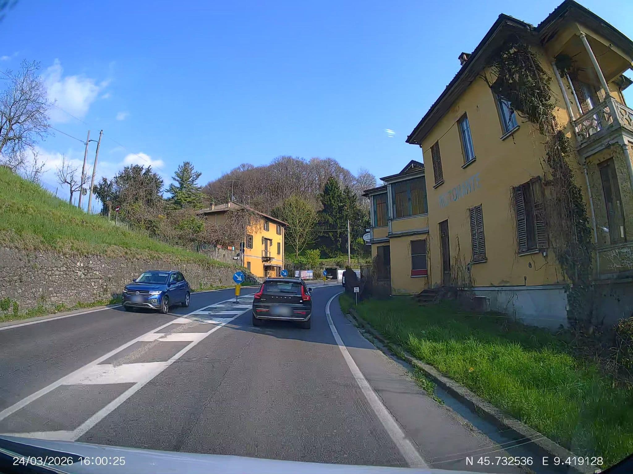 Street view near la locanda di saunière, Calco — © renaultgt (CC BY-SA · Mapillary)