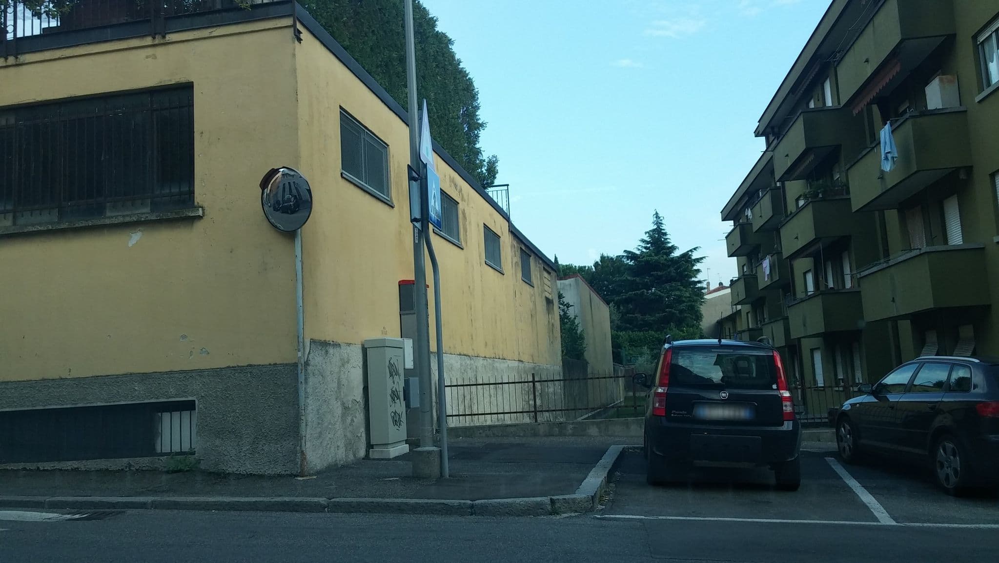 Street view near B&B Il Melograno, Lecco — © maxxer (CC BY-SA · Mapillary)