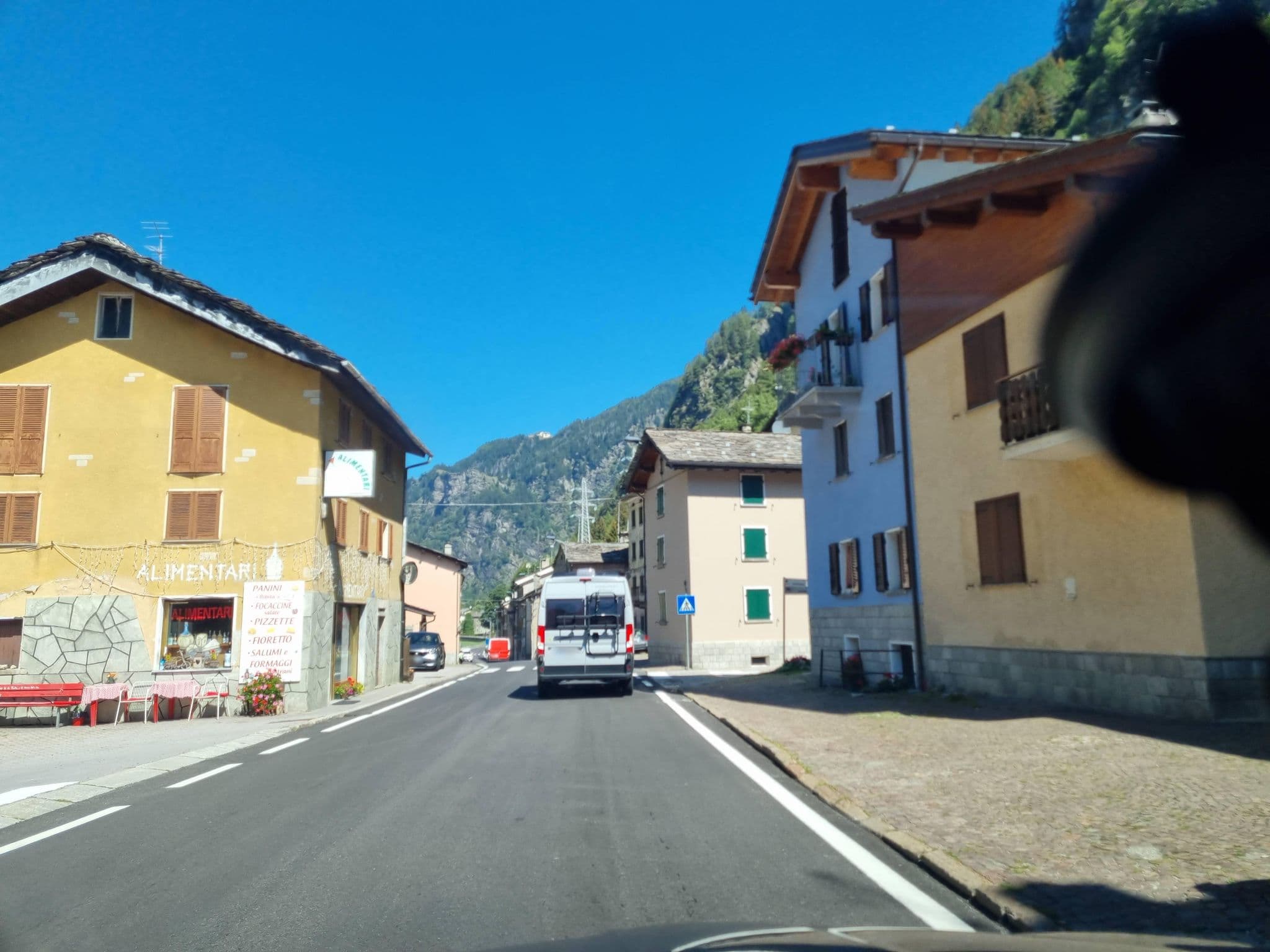 Street view near Sabrina Fantasia, Chiavenna — © dsmm (CC BY-SA · Mapillary)