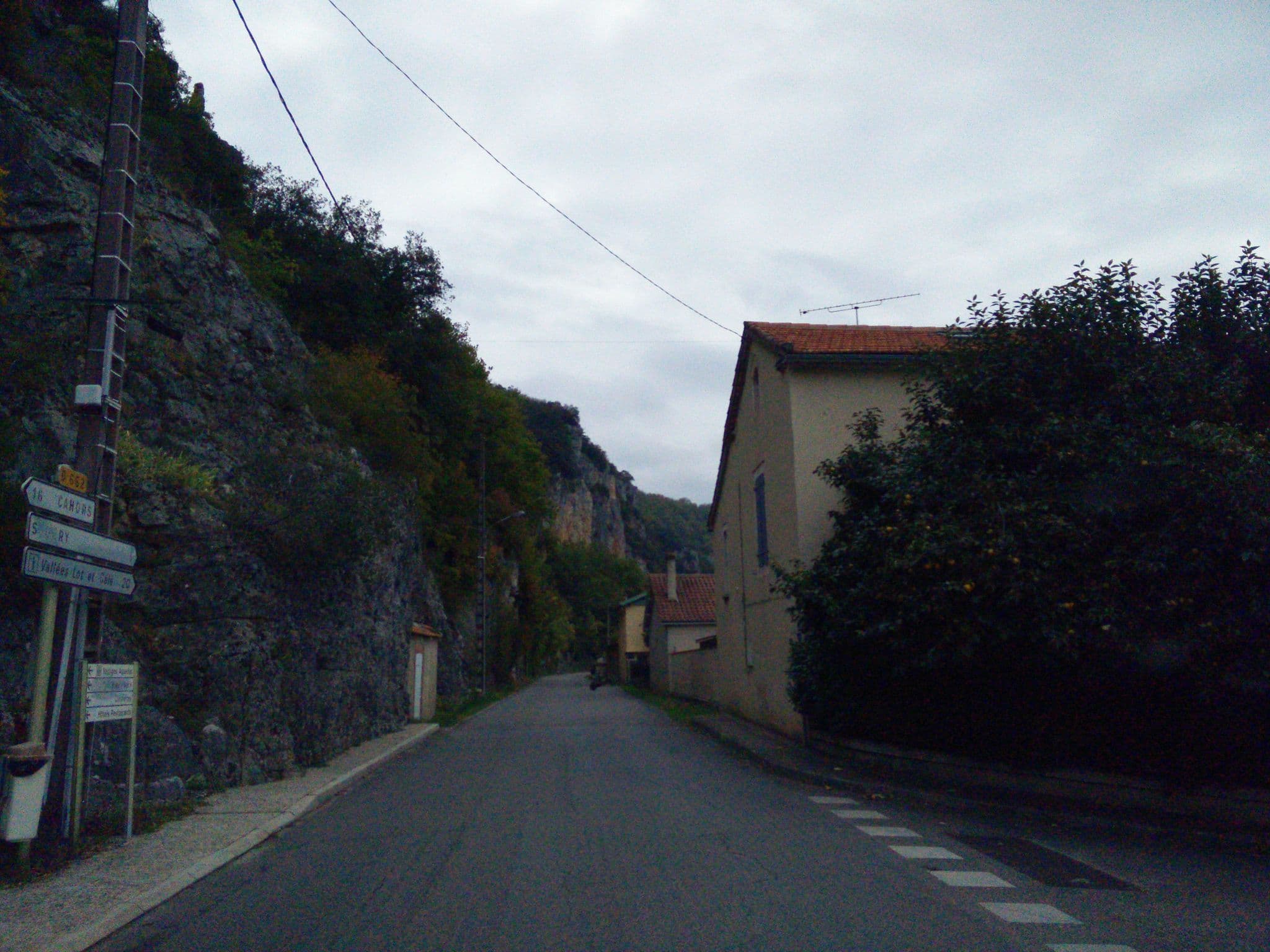 Street view near Aire de Camping-Car Vers, Cahors — © volucris (CC BY-SA · Mapillary)