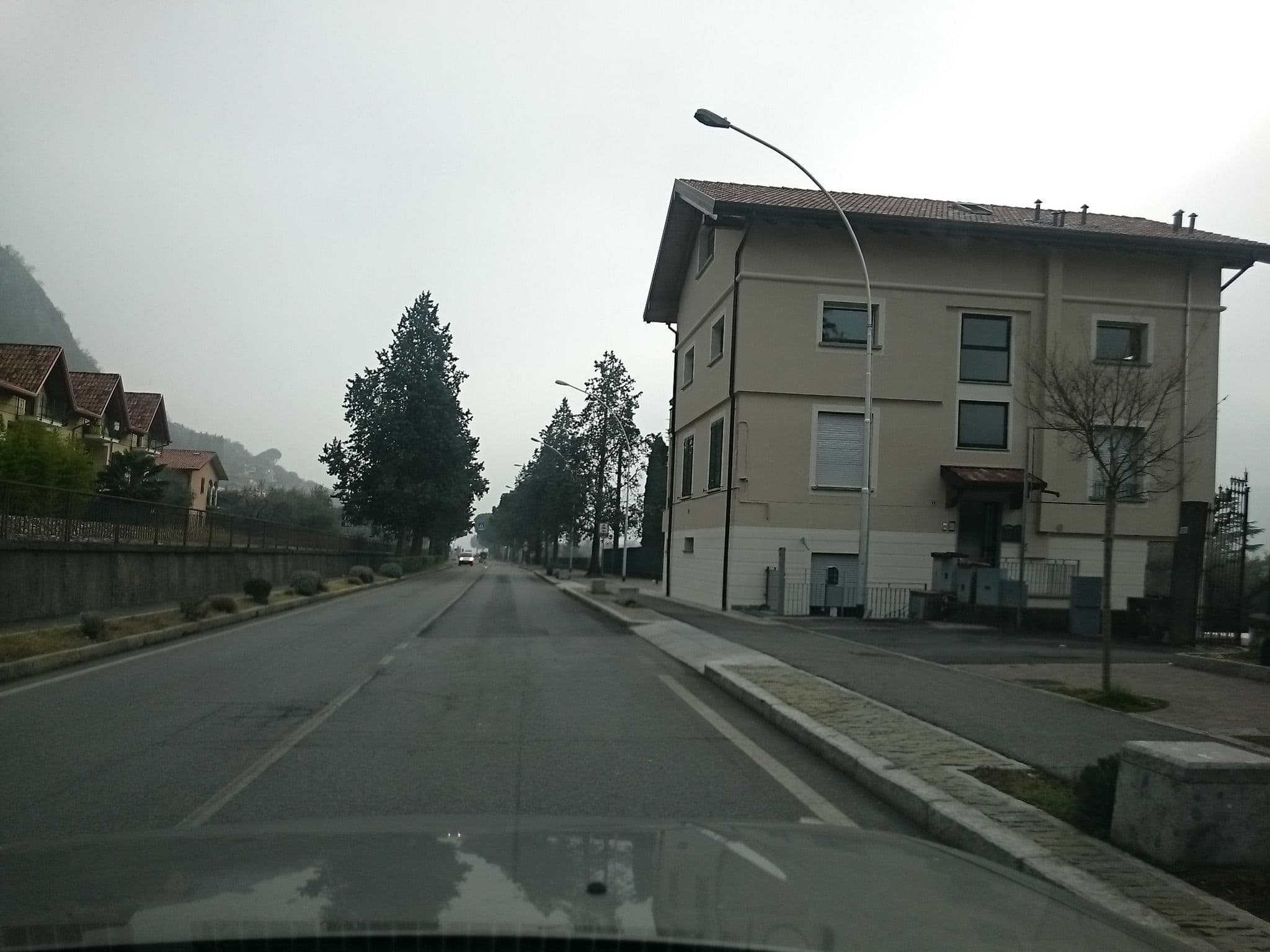Street view near Dock House, Marone — © voschix (CC BY-SA · Mapillary)