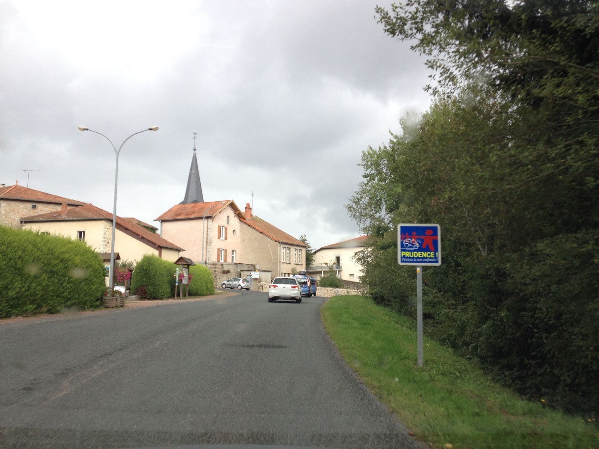Street view near Aire des Noës, Renaison — © pgiraud (CC BY-SA · Mapillary)