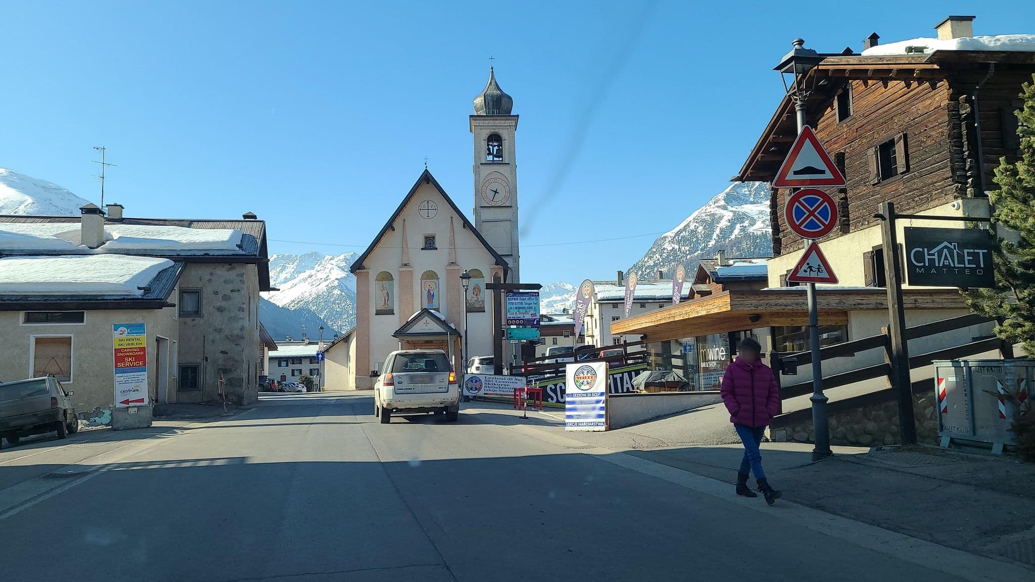 Street view near Montivas Lodge, Livigno — © chrisbeddow (CC BY-SA · Mapillary)