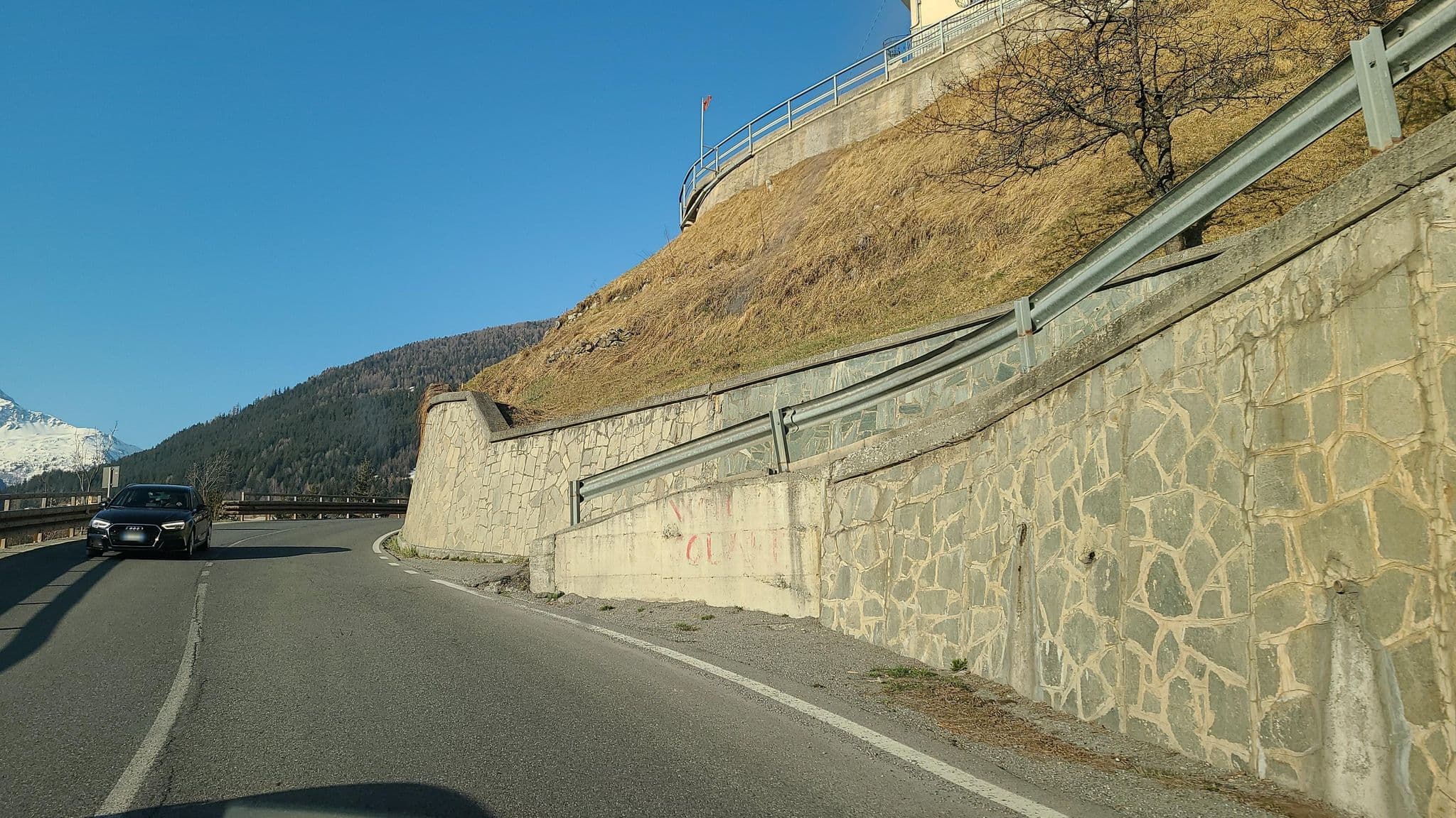 Street view near Red House, Isolaccia — © chrisbeddow (CC BY-SA · Mapillary)