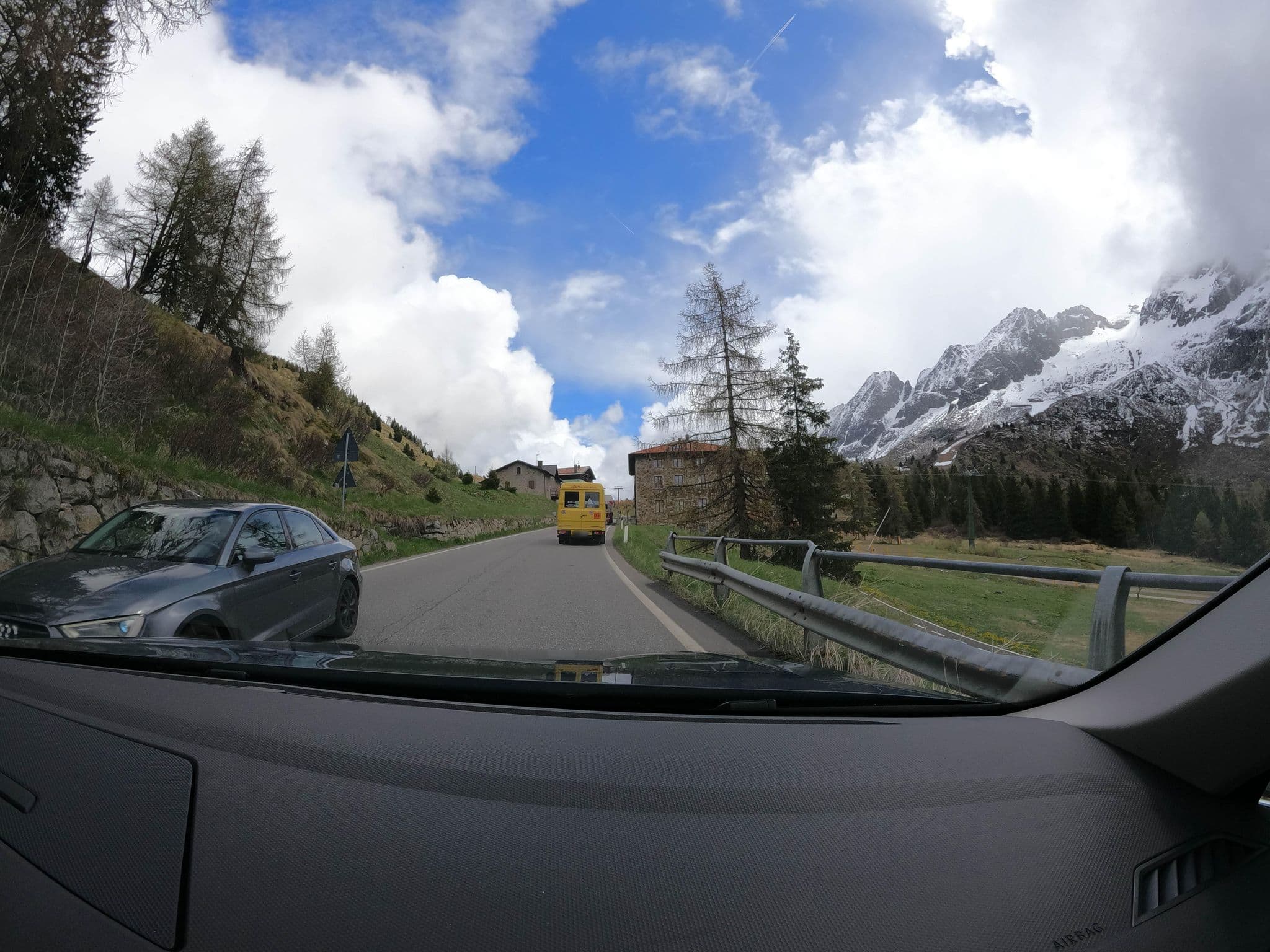 Street view near Albergo Angelo di Delpero Giacinto e C. SNC, Ponte di Legno — © borovac (CC BY-SA · Mapillary)