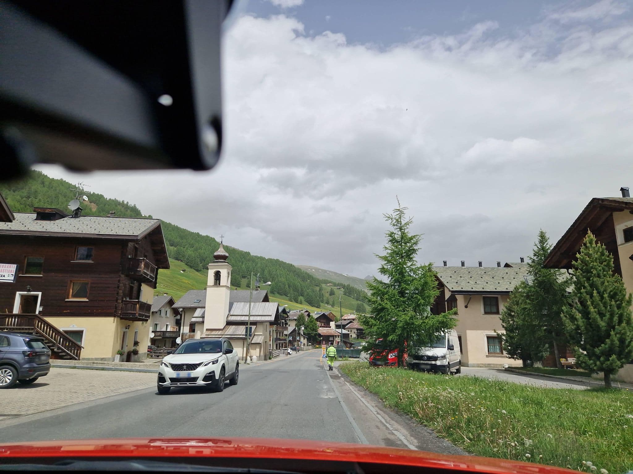 Street view near bastiana, Livigno — © mcliquid (CC BY-SA · Mapillary)