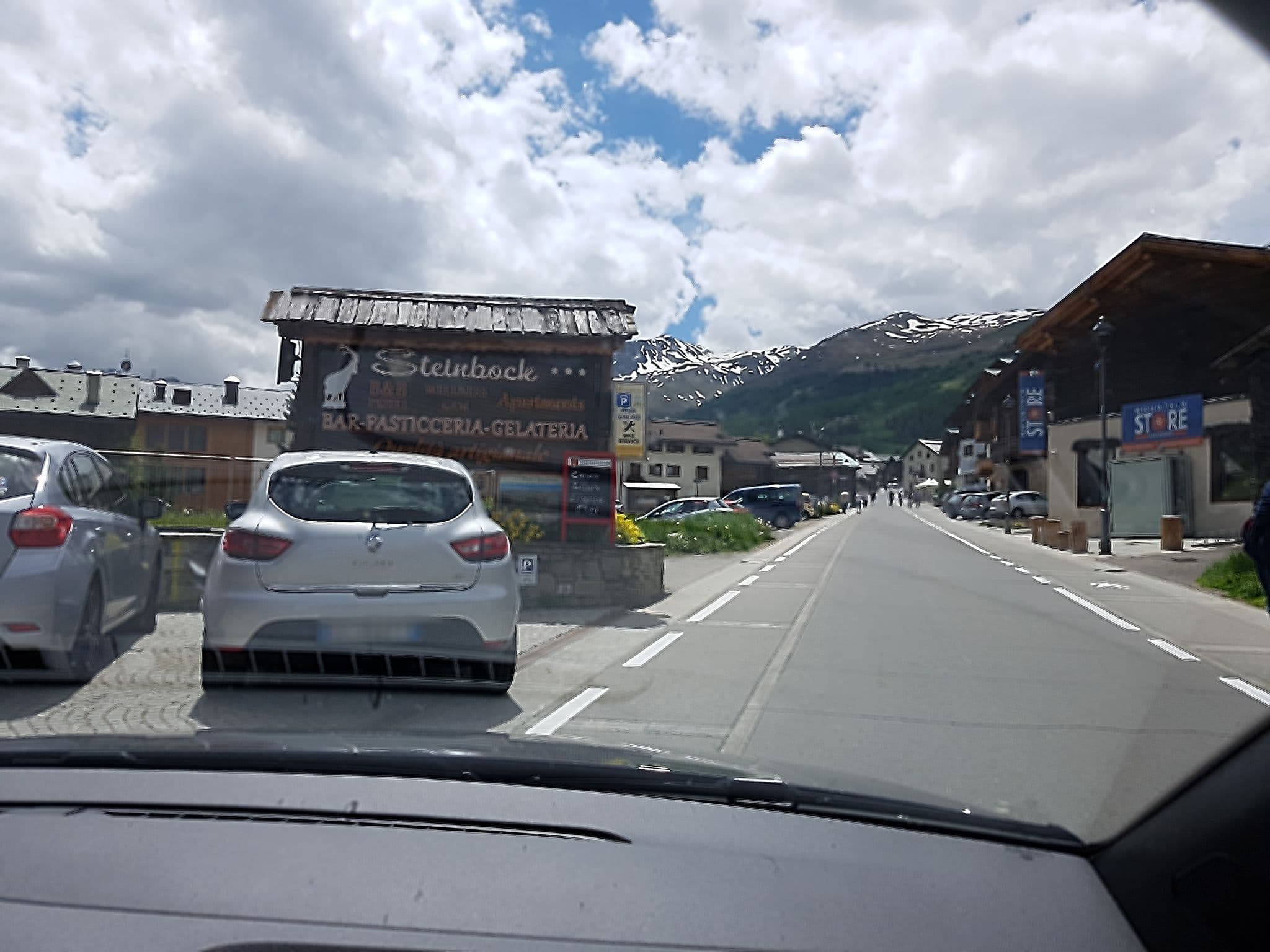 Street view near Baita Nicoló, Livigno — © axe (CC BY-SA · Mapillary)