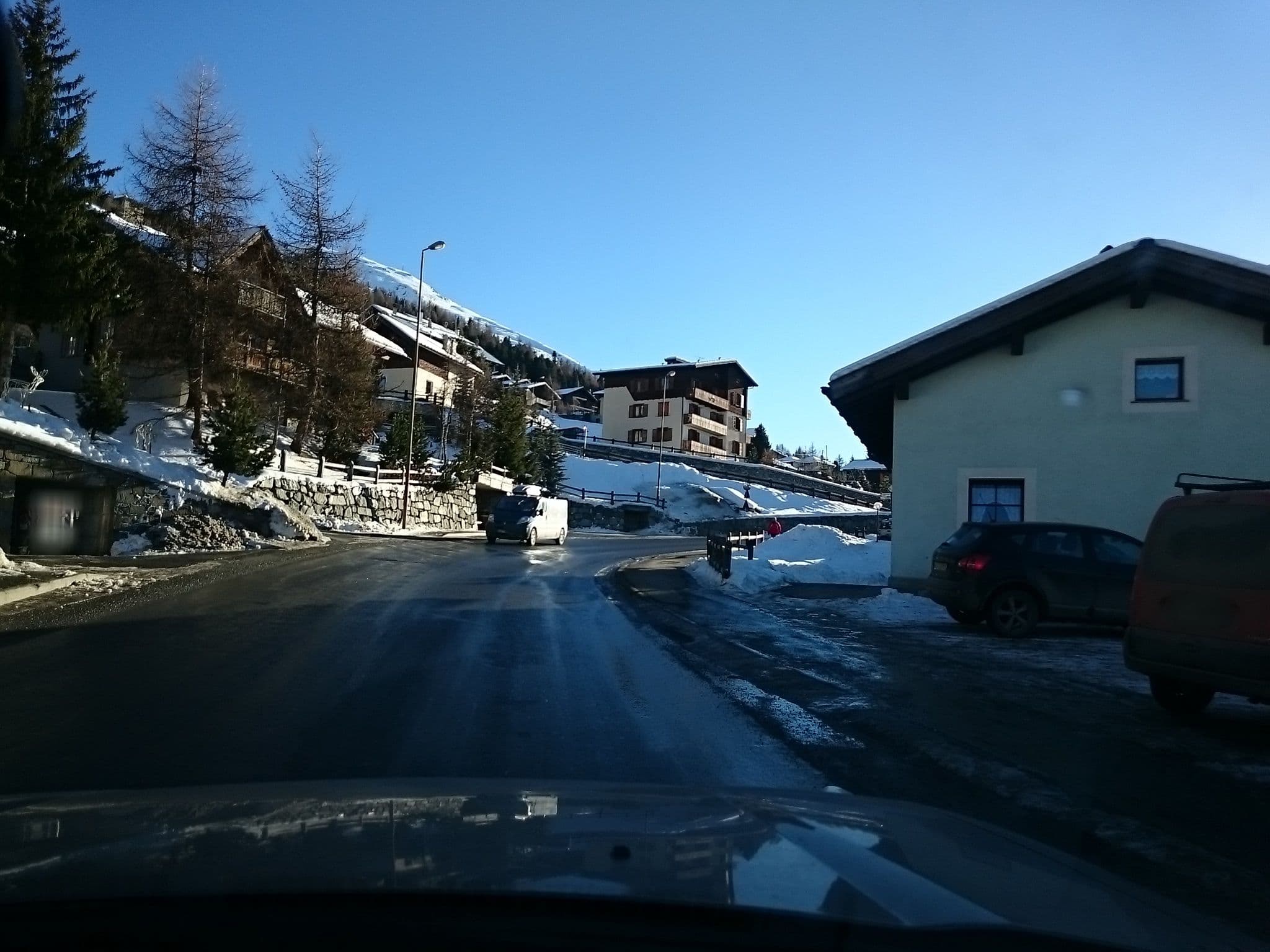 Street view near Hotel Duc de Rohan, Livigno — © voschix (CC BY-SA · Mapillary)