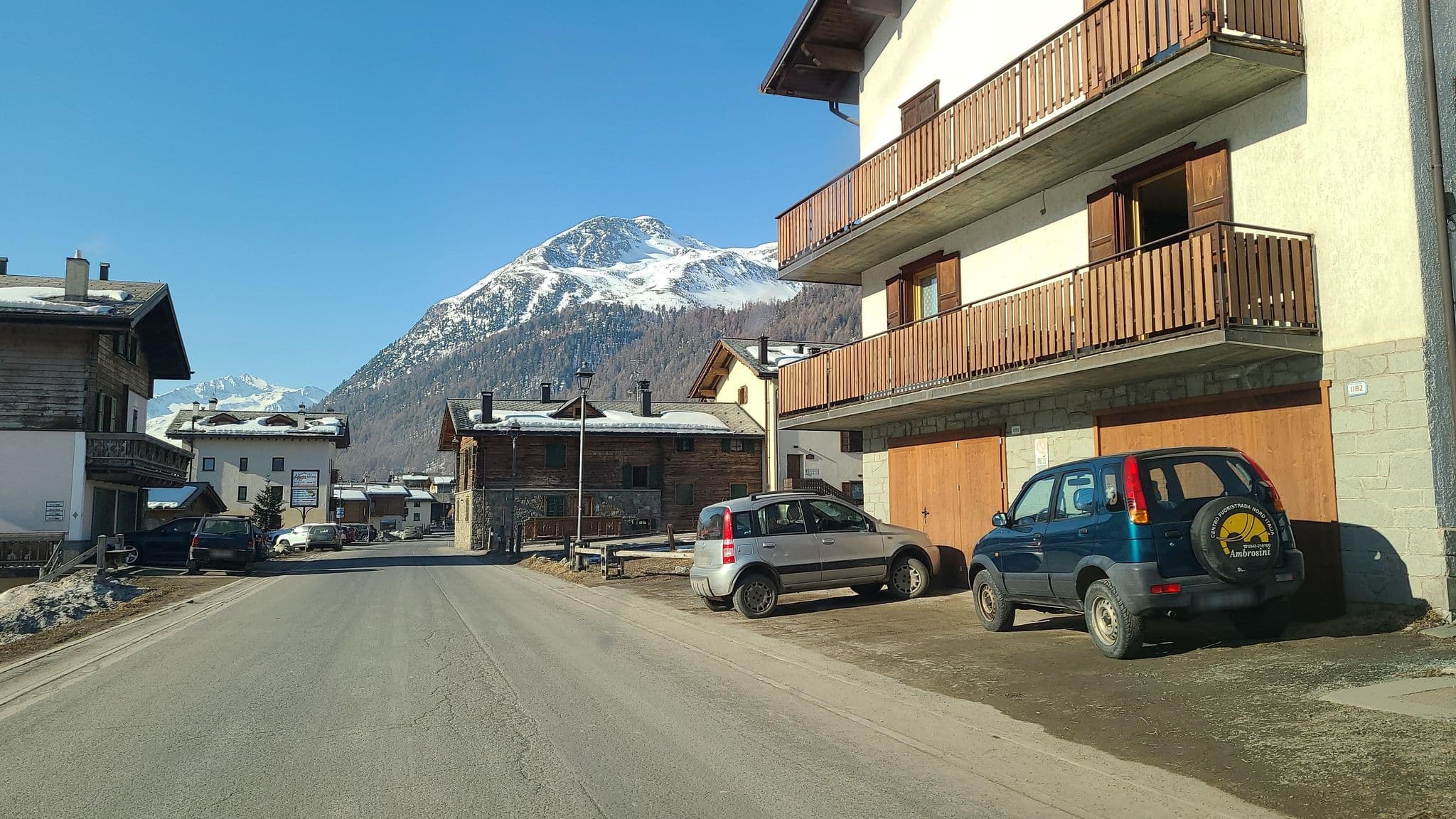 Street view near Casa Macori, Livigno — © chrisbeddow (CC BY-SA · Mapillary)