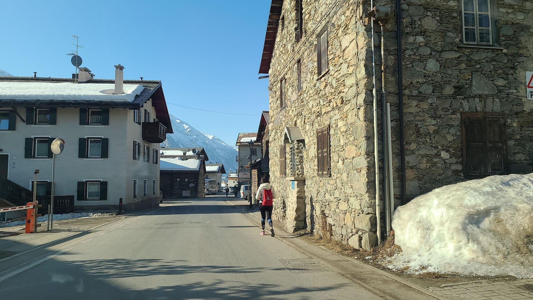 Street view near La Corte Appartamenti, Livigno — © chrisbeddow (CC BY-SA · Mapillary)