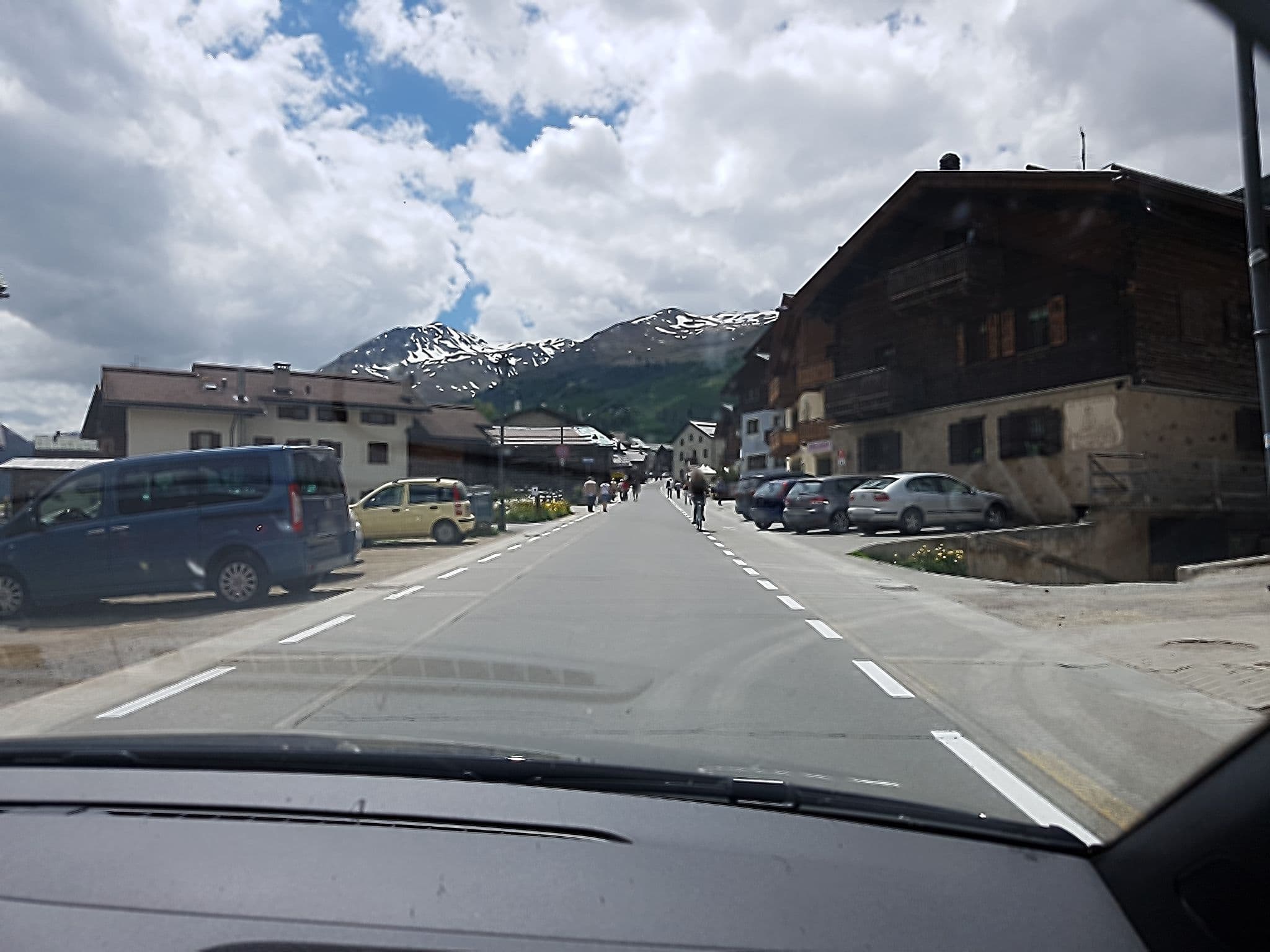 Street view near Appartamenti Gallo, Livigno — © axe (CC BY-SA · Mapillary)