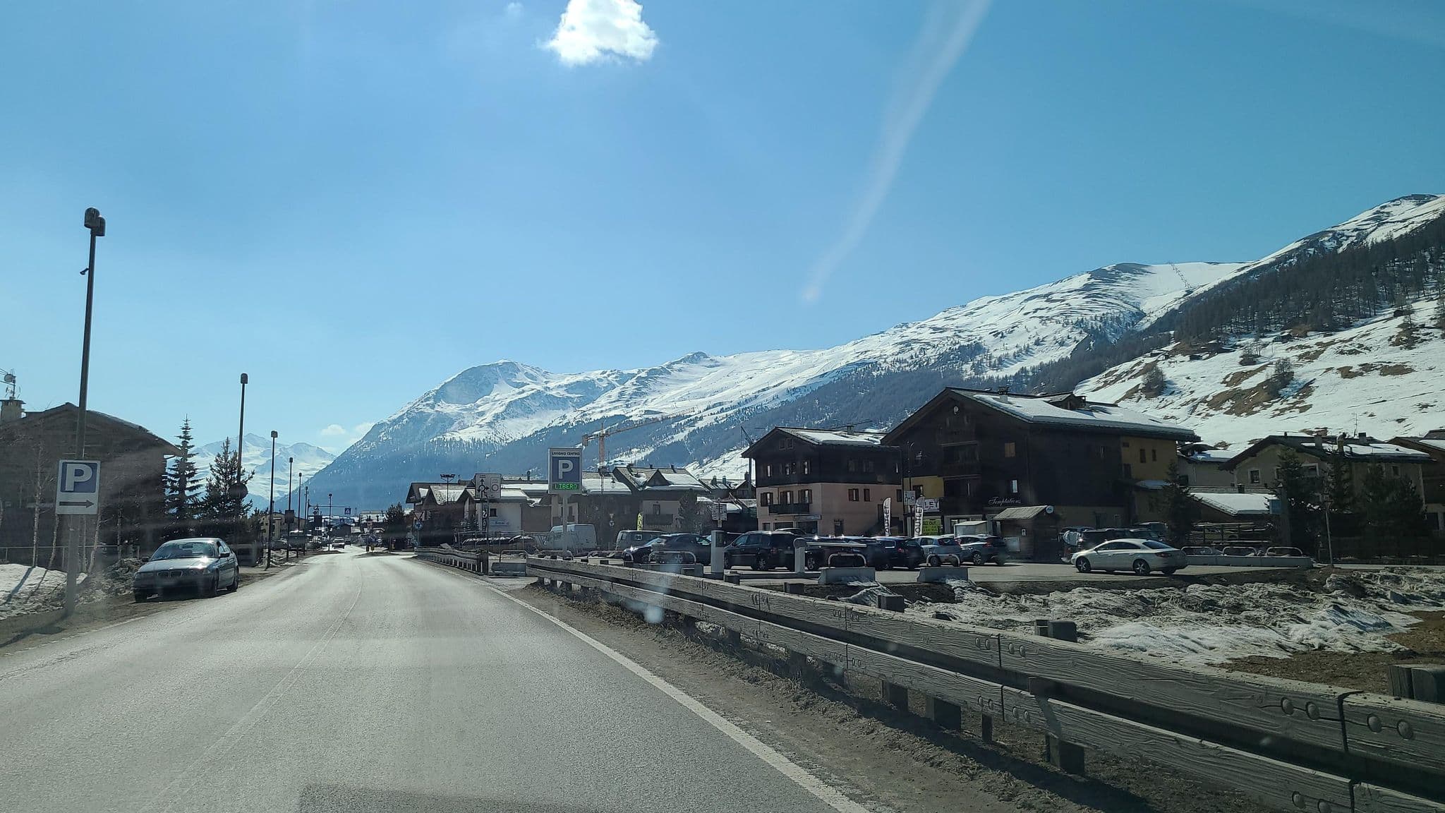 Street view near Appartamenti Arcobaleno, Livigno — © chrisbeddow (CC BY-SA · Mapillary)