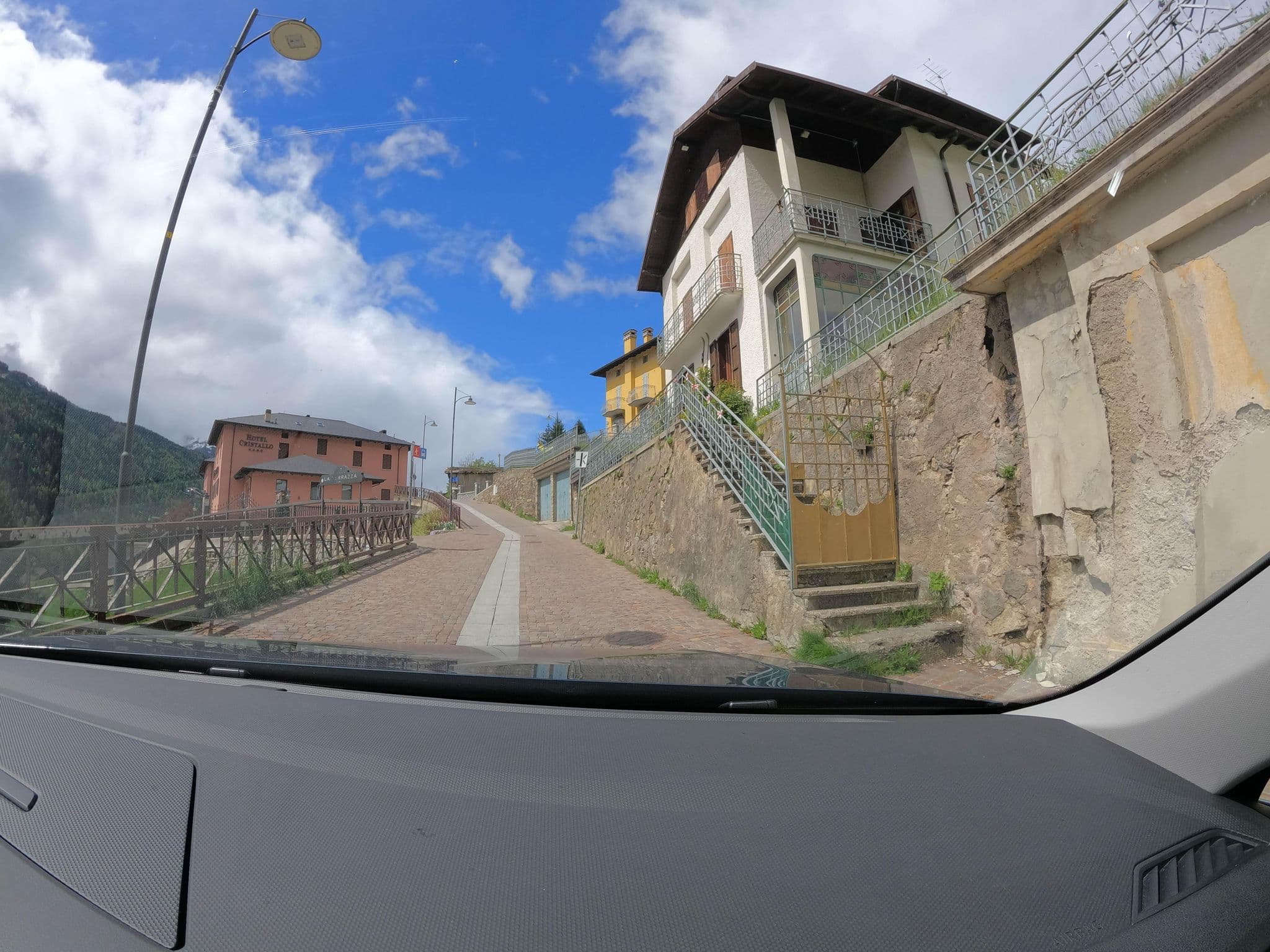 Street view near Hotel Cristallo Ponte di legno, Ponte di Legno — © borovac (CC BY-SA · Mapillary)