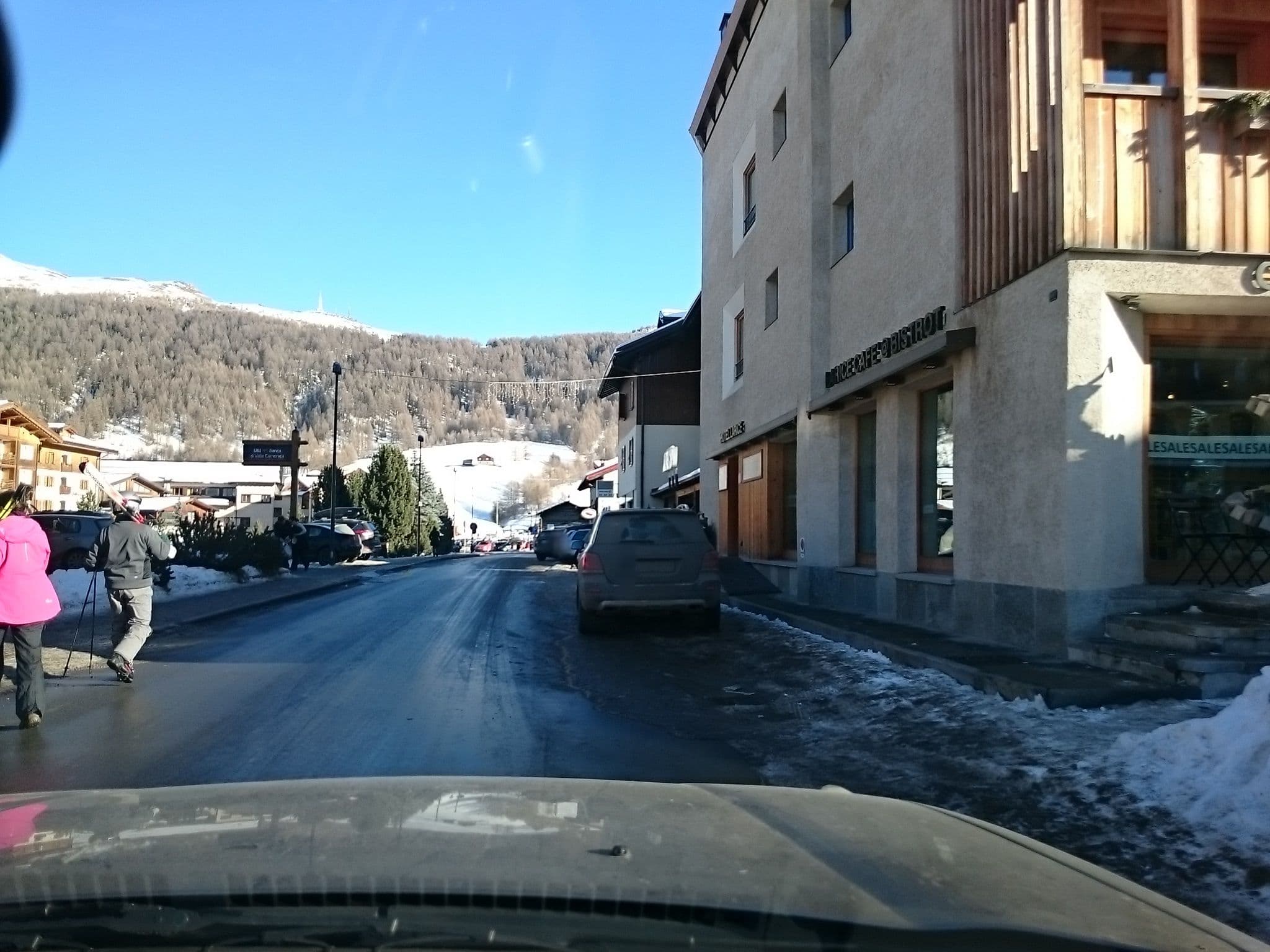 Street view near Larice SAS di Leoni Mara, Livigno — © voschix (CC BY-SA · Mapillary)