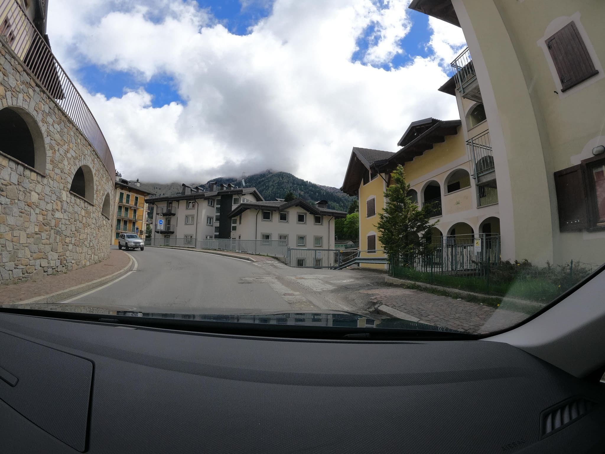 Street view near Hotel Mirella SAS di Bulferetti Andrea e c., Ponte di Legno — © borovac (CC BY-SA · Mapillary)