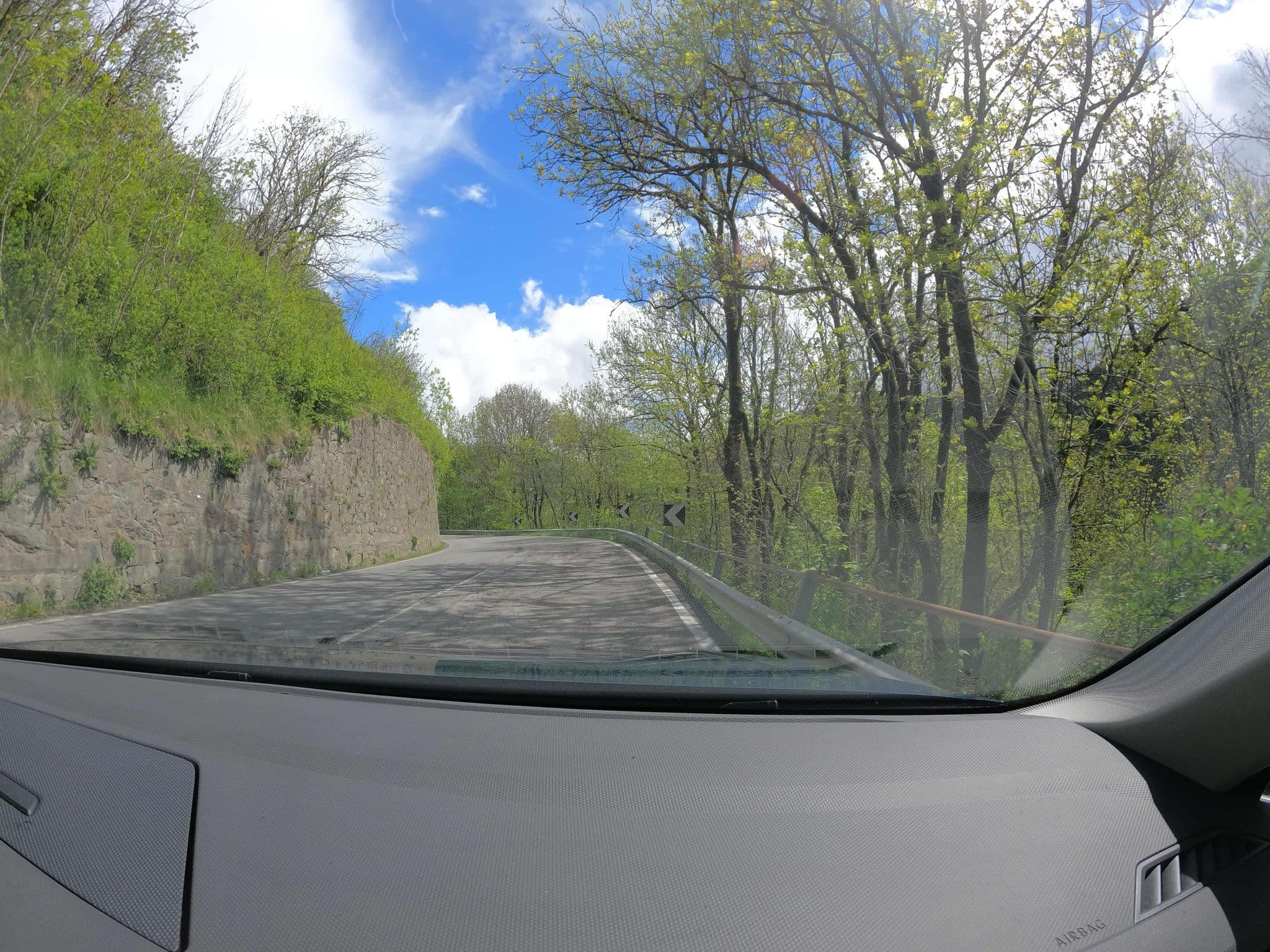 Street view near Hotel Vione, Vezza d'Oglio — © borovac (CC BY-SA · Mapillary)