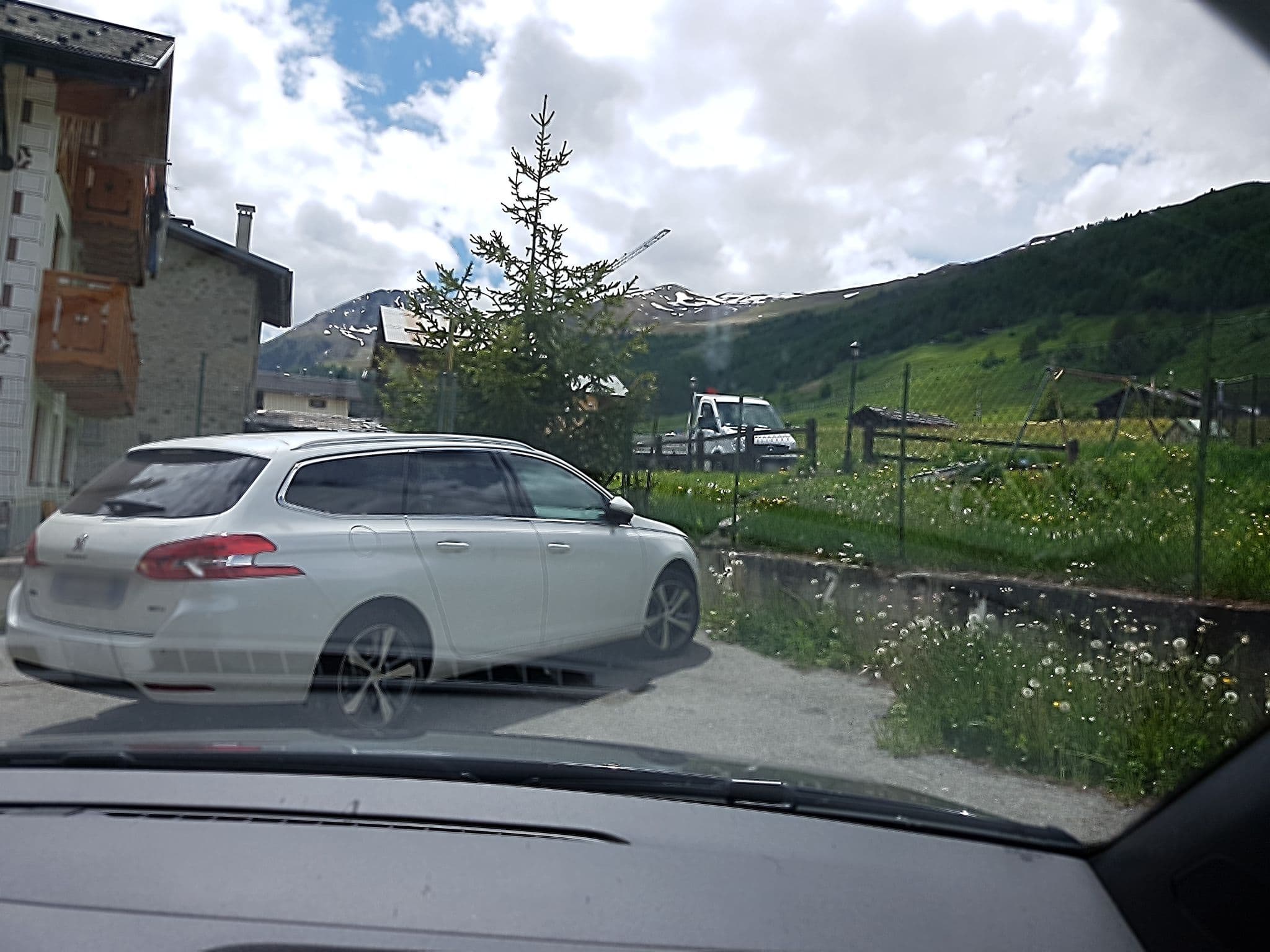 Street view near Residence Alpen Royal, Livigno — © axe (CC BY-SA · Mapillary)